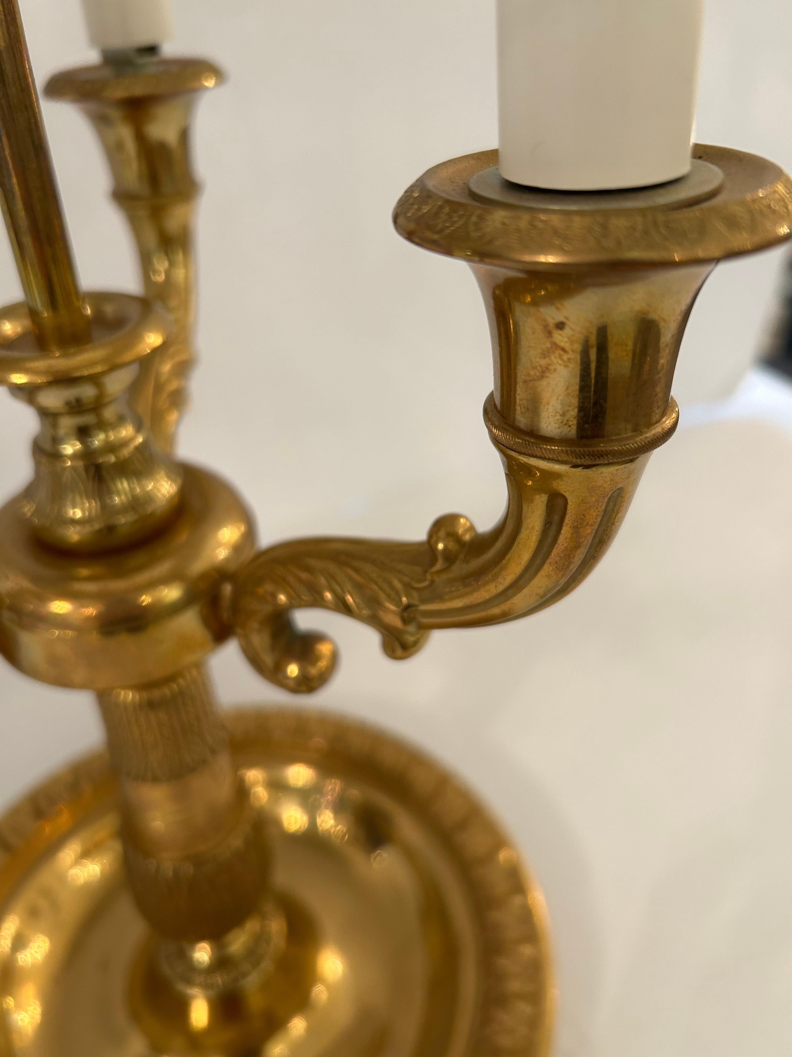 Coppia classica di lampade d'epoca in ottone finemente fuso Buillotte in vendita 3