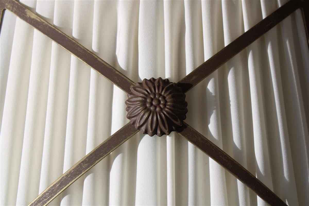 Classic Pair of Curved Wall Lamps in Silk and Brass Parts 1970s Italy In Good Condition For Sale In Palermo, Sicily