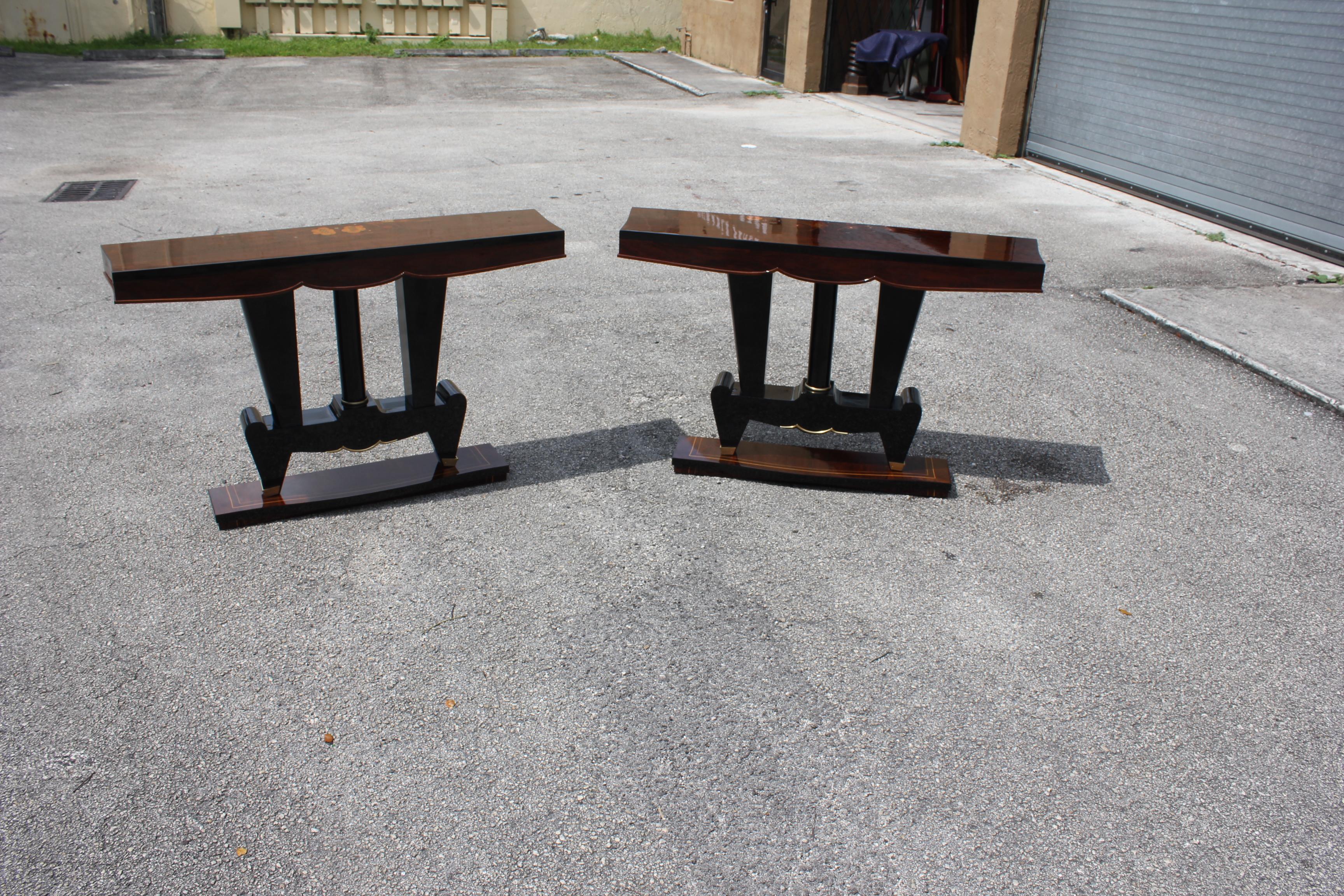 Classic Pair of French Art Deco Macassar Ebony Console Tables, circa 1940s 3