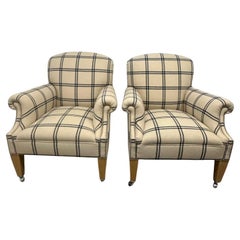 Paire classique de fauteuils club George Smith en laine plaquée bleu et crème