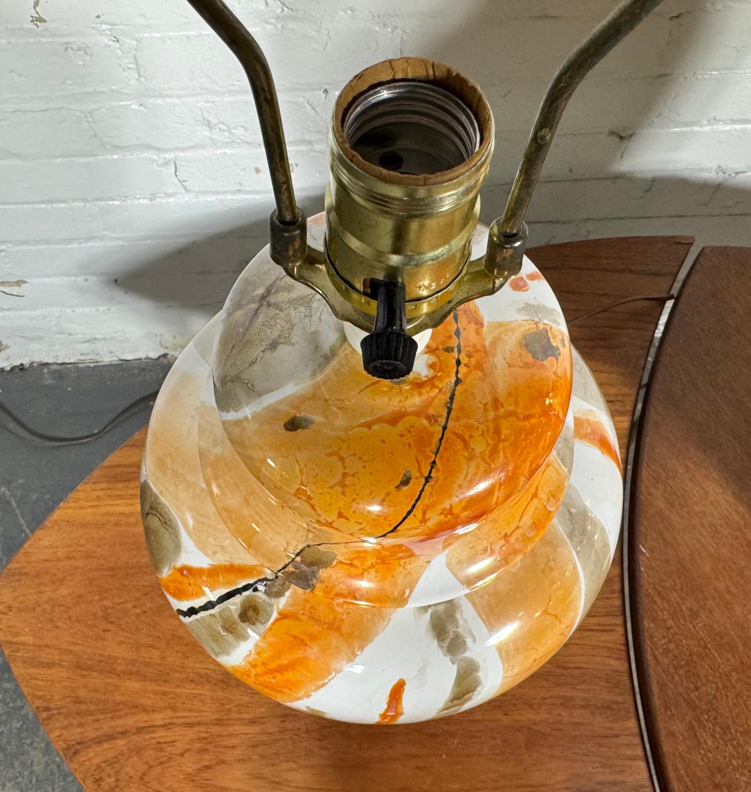Mid-Century Modern Paire classique de lampes à pot en gingembre de style Asian Style du milieu du siècle, à la riche glaçure lustrée en vente