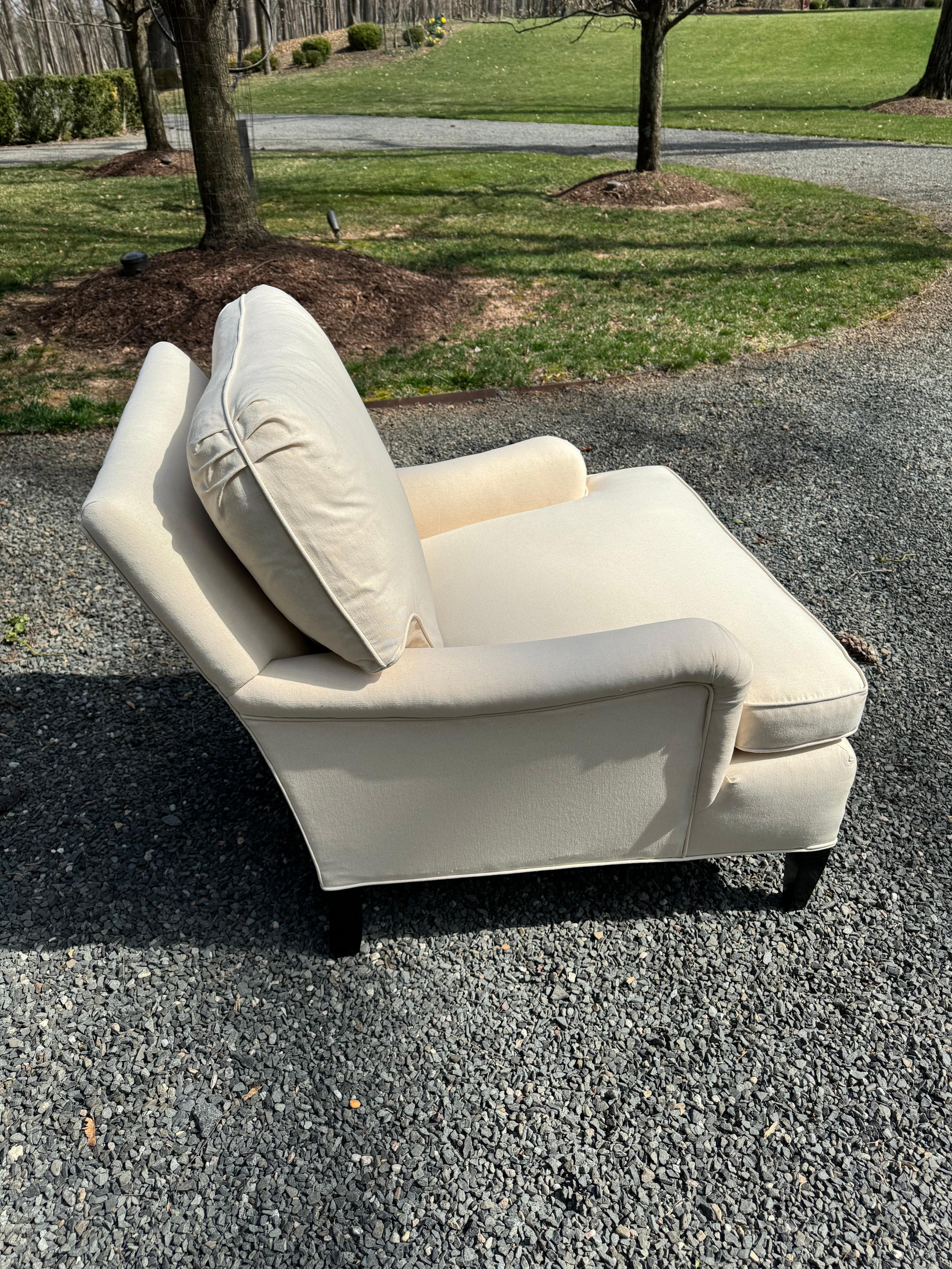 Late 20th Century Classic Pair of Newly Upholstered Off White Duck Club Chairs For Sale