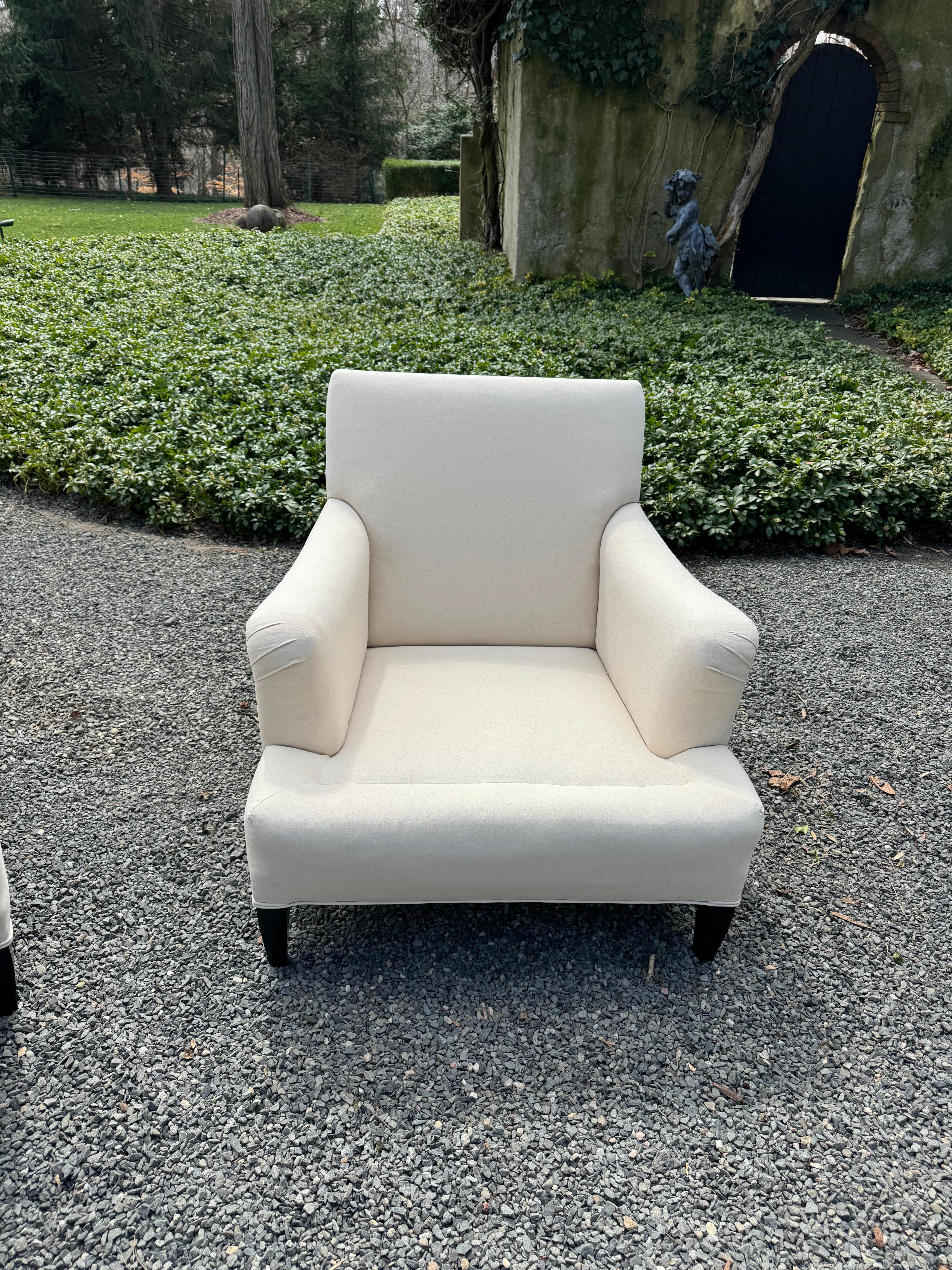 Upholstery Classic Pair of Newly Upholstered Off White Duck Club Chairs For Sale