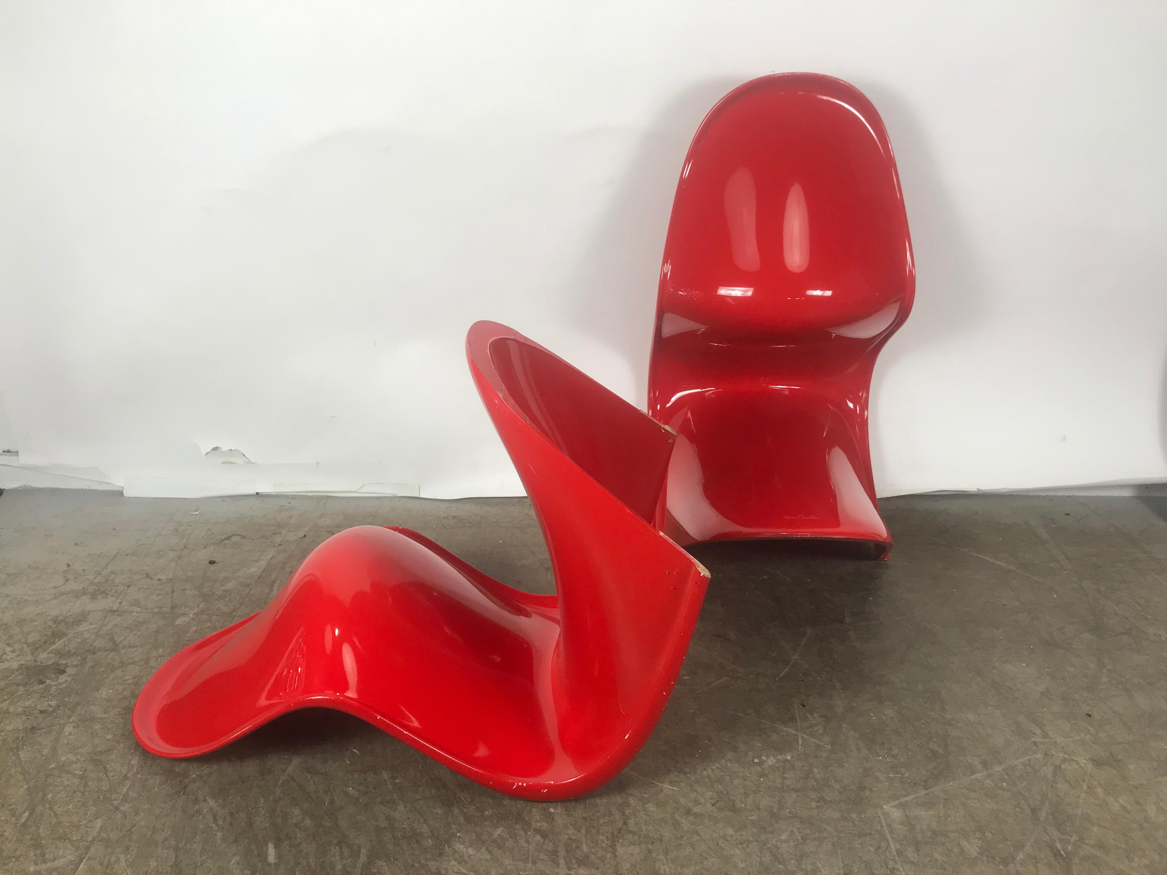 Classic Pair of Red Molded Plastic 'S' Chairs by Verner Panton for Vitra In Good Condition In Buffalo, NY