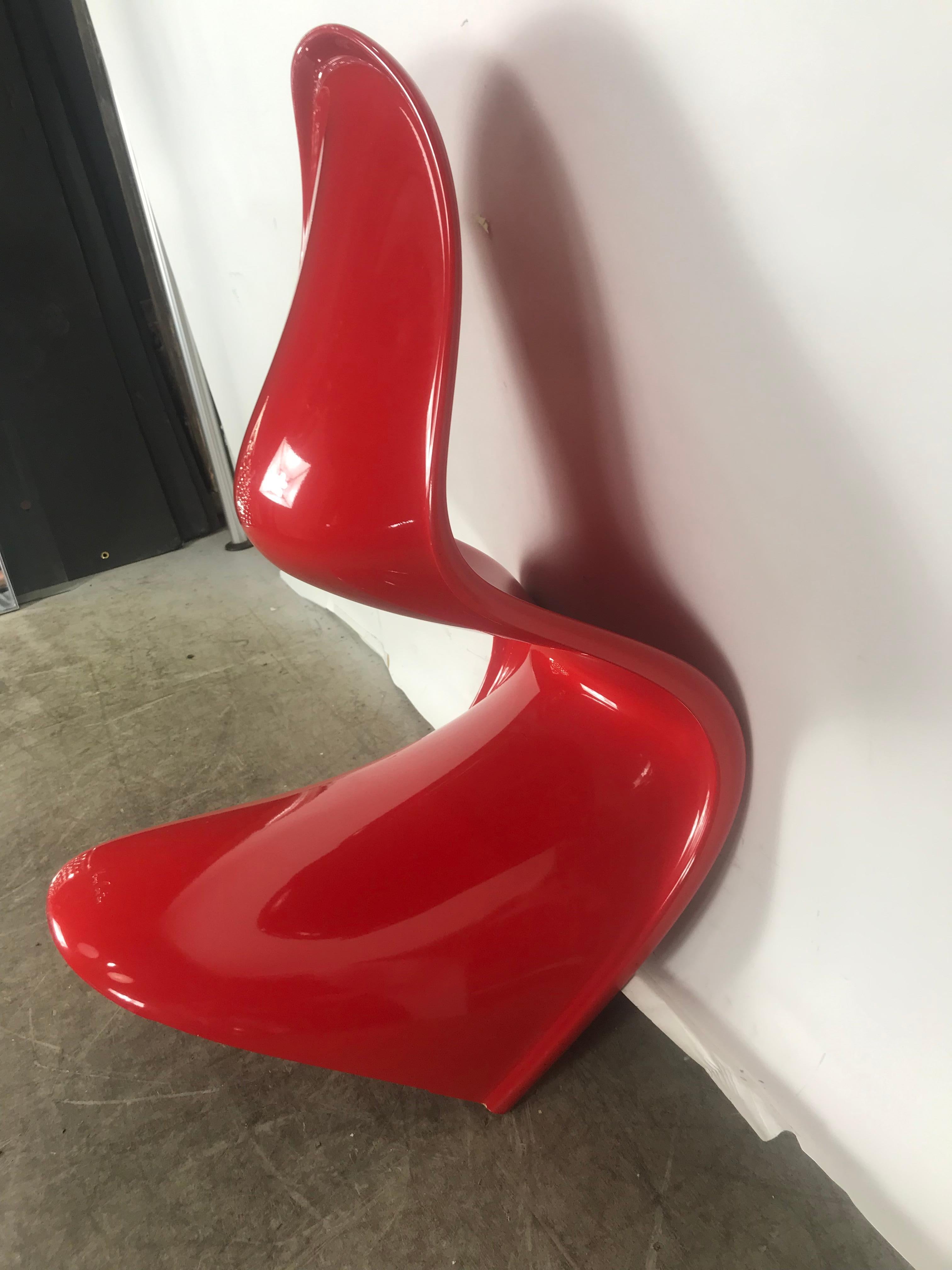 Late 20th Century Classic Pair of Red Molded Plastic 'S' Chairs by Verner Panton for Vitra