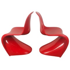 Paire classique de chaises en plastique moulé rouge en forme de "S" de Verner Panton pour Vitra