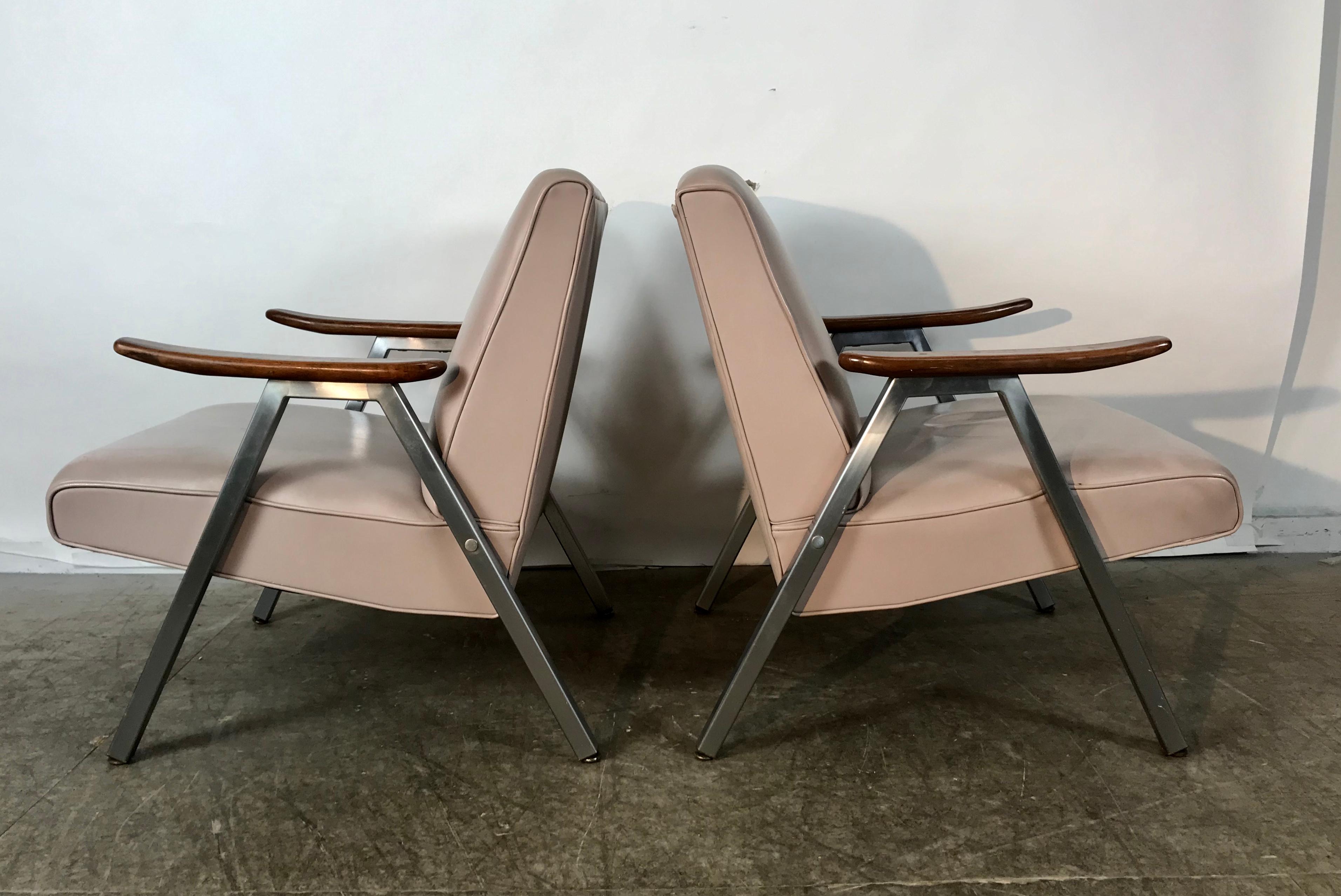 Mid-Century Modern Paire classique de chaises longues royales en aluminium et chrome en vente
