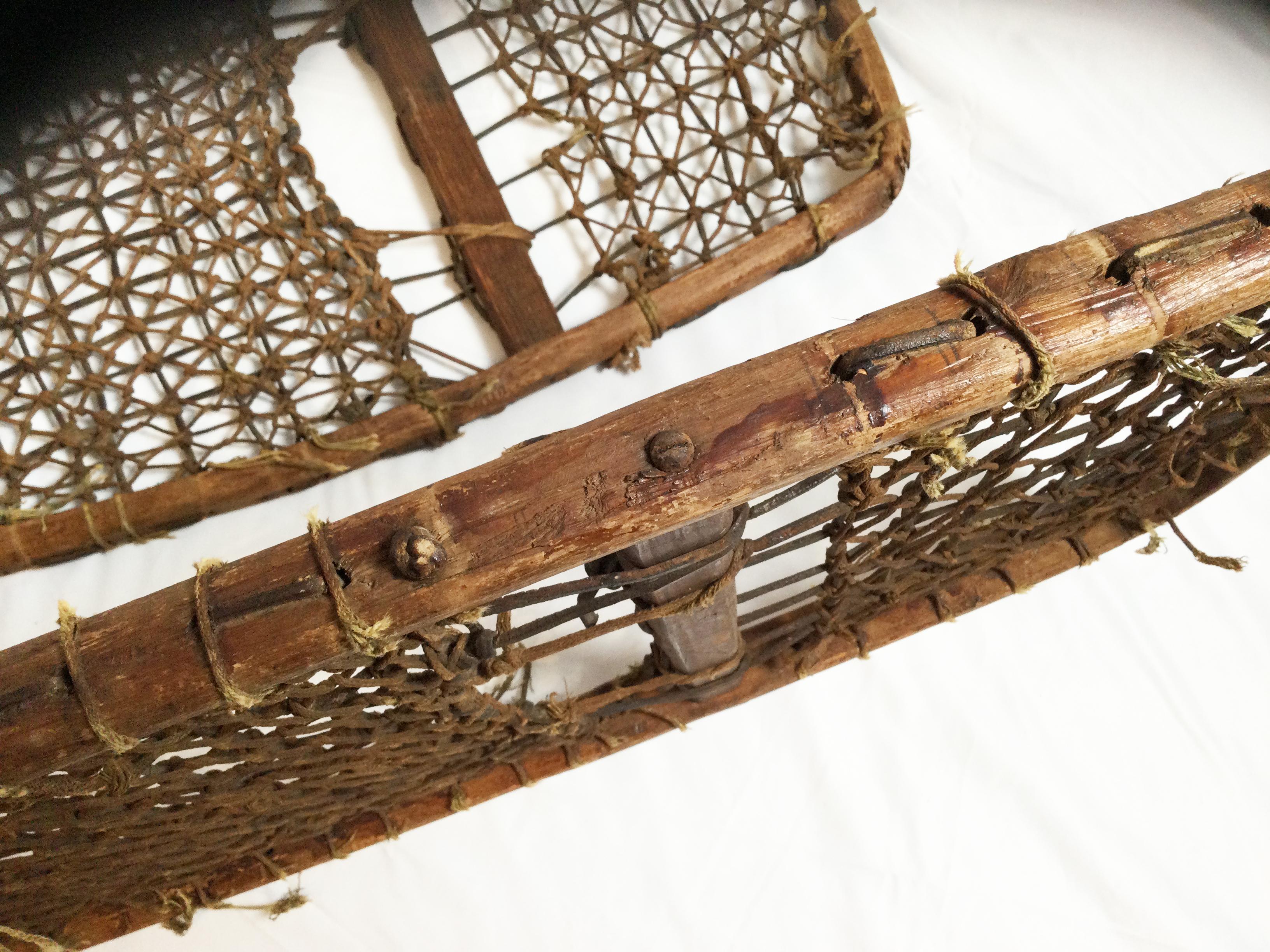 Classic Pair of Vintage Snowshoes In Distressed Condition For Sale In Lambertville, NJ