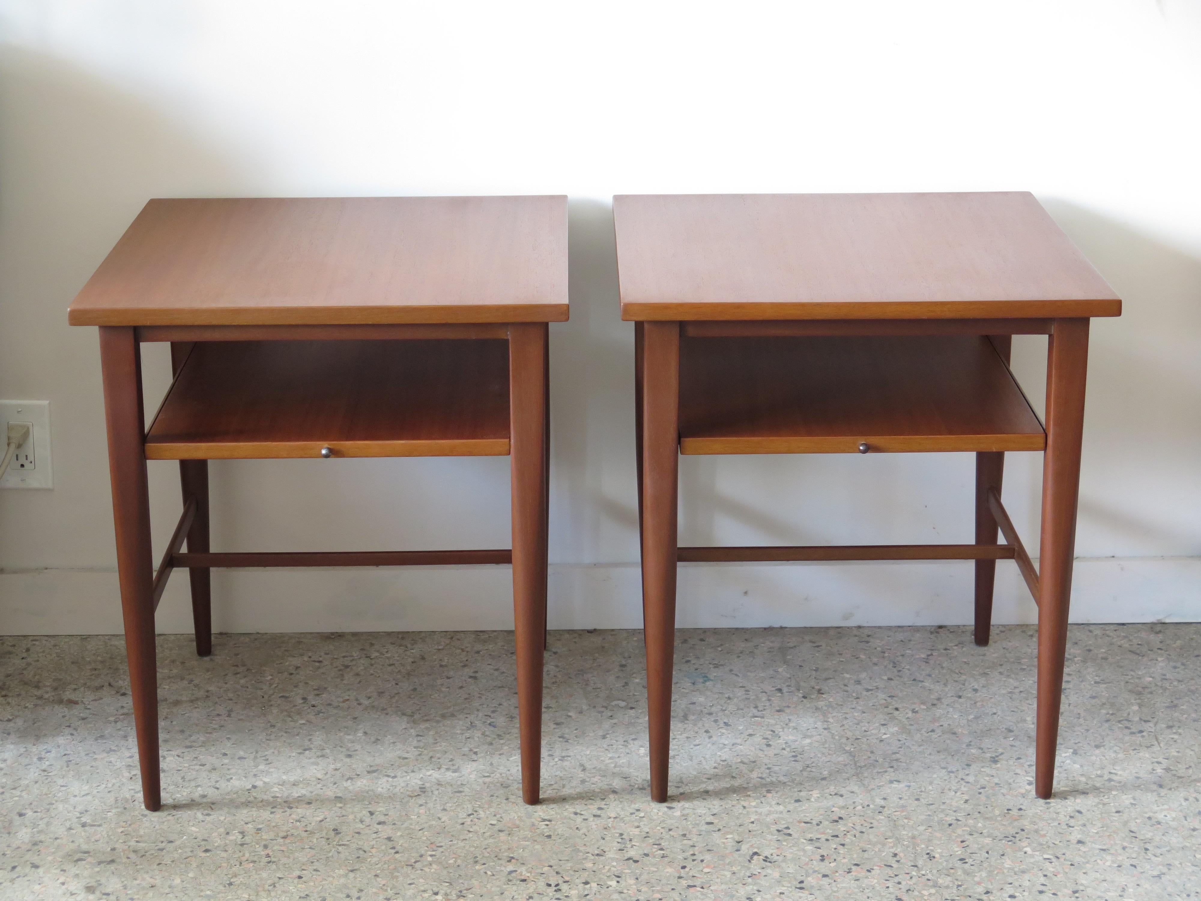 Classic Paul McCobb Calvin End Tables In Good Condition For Sale In St.Petersburg, FL