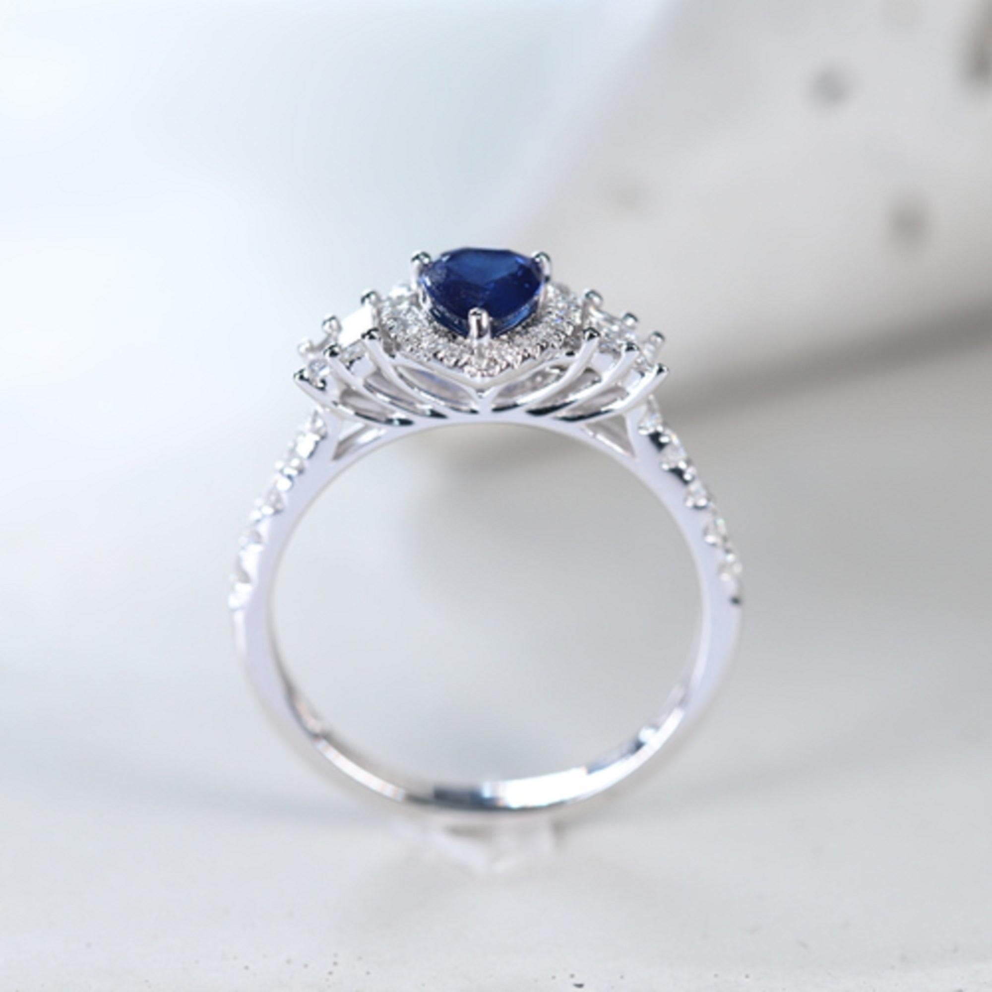 Anillo clásico de oro blanco de 14 quilates con zafiro azul talla pera y diamante blanco Art Decó