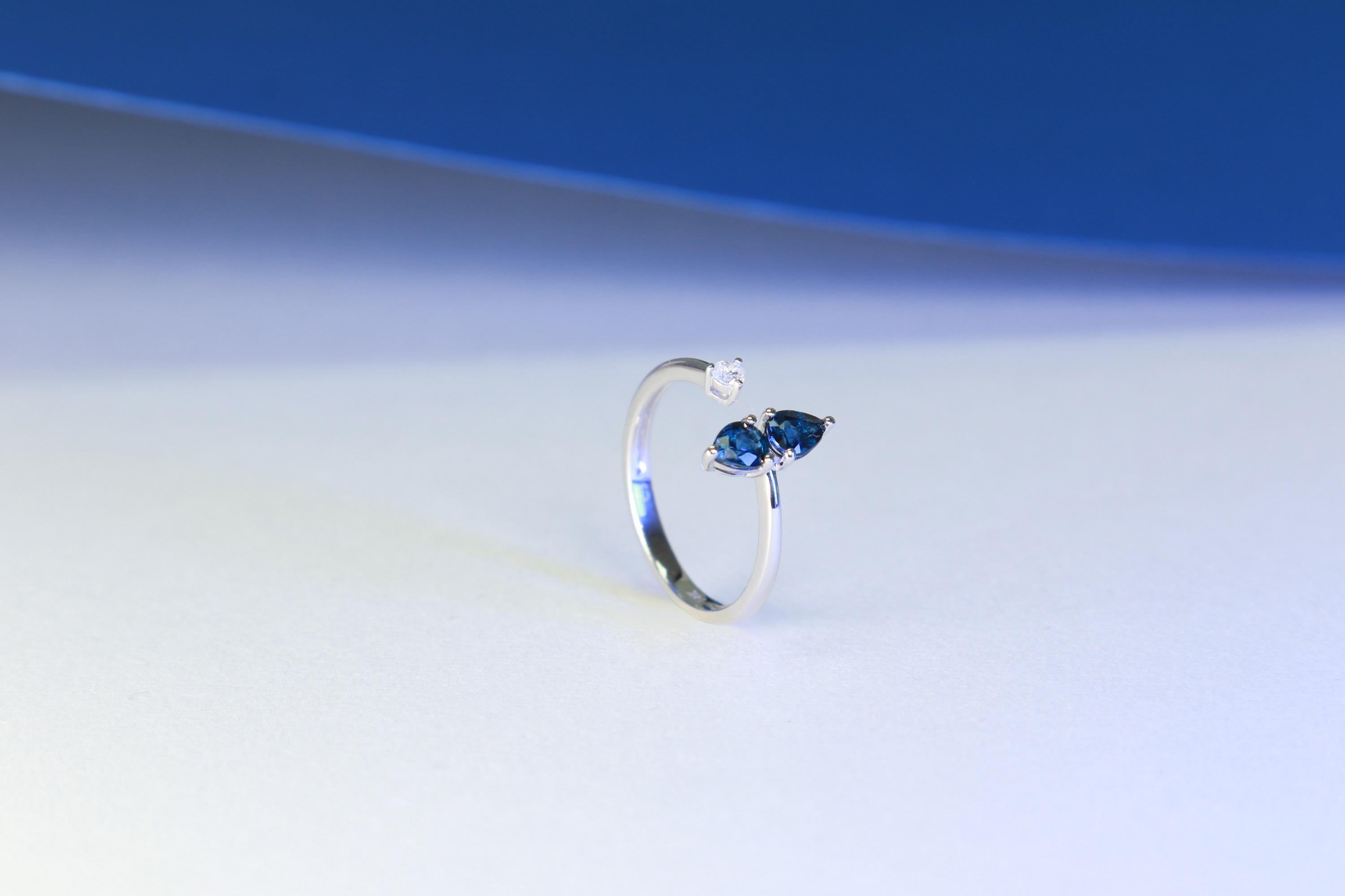 Pear Cut Classic Pear-Cut Blue Sapphire with Round-Cut Diamond 14k White Gold Ring For Sale