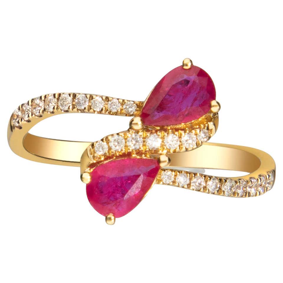 Classic Pear-Cut Ruby with Round-Cut Diamond 10k Yellow Gold Ring For ...