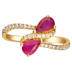 Vintage Classic Pear-Cut Ruby with Round-Cut Diamond 10k Yellow Gold Ring