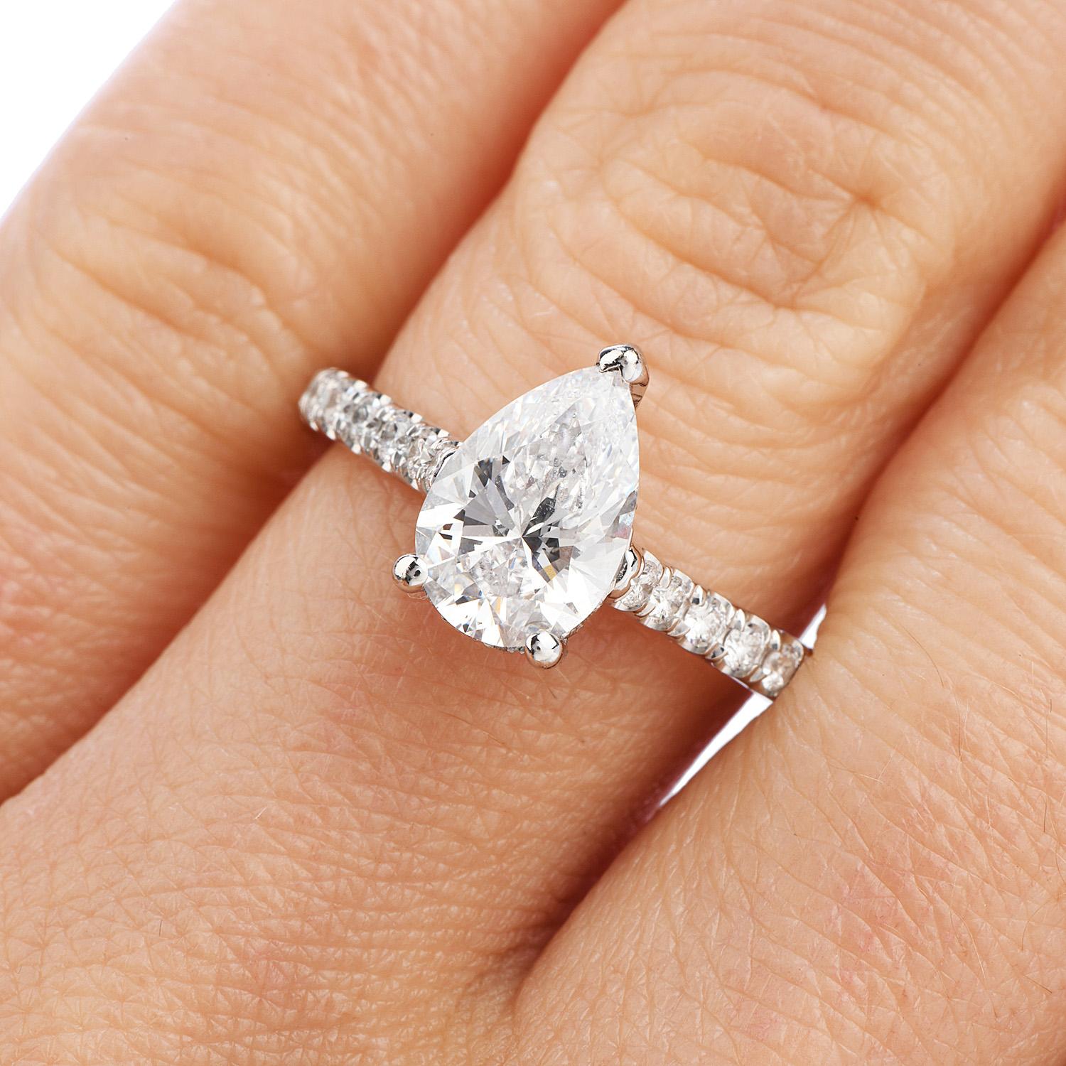 Classic GIA Pear Diamond 2.70 Carat D-VS2 Gold Engagement Ring 2