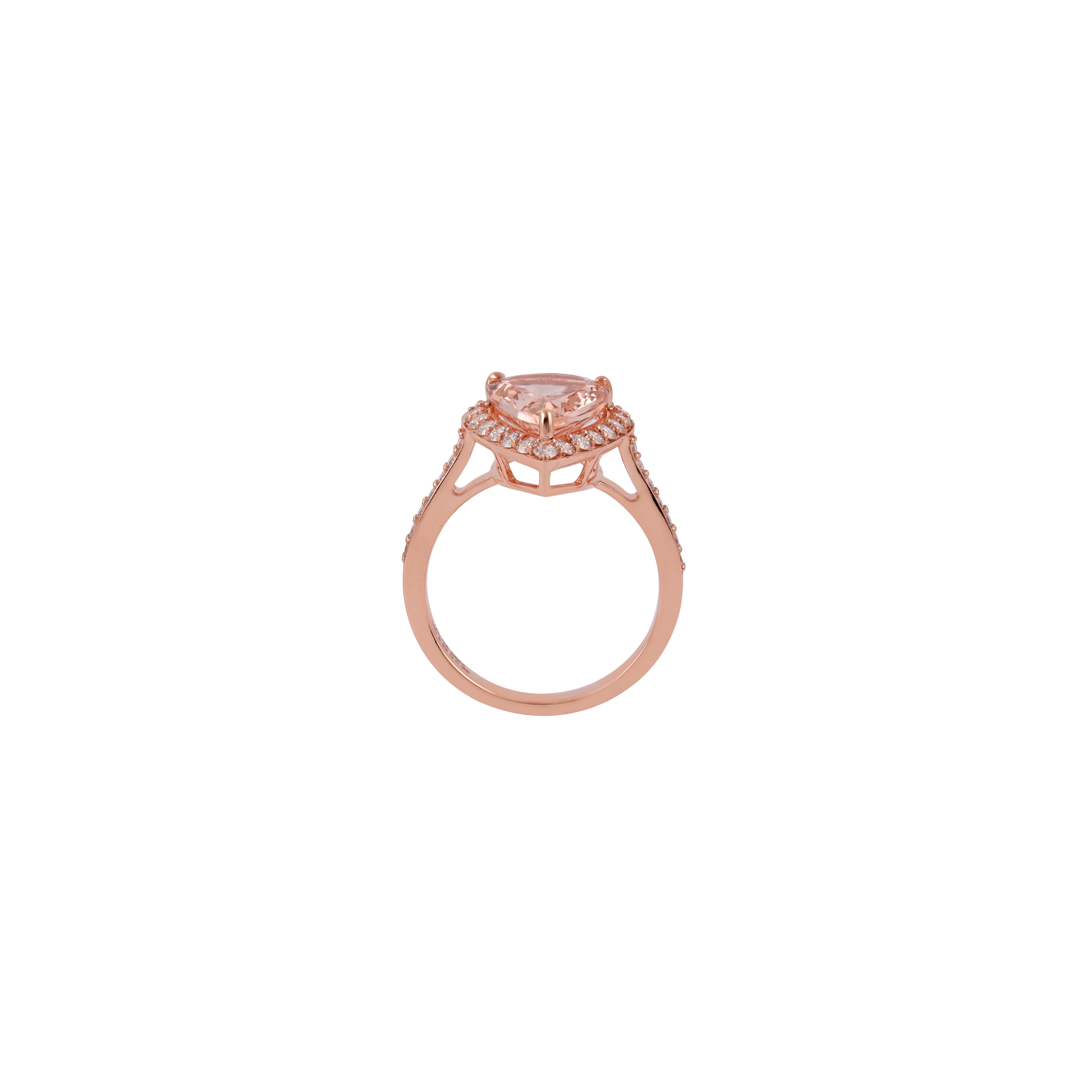 Contemporary 3.29Carat Classic Pear Shape Morganite with Round-Cut Diamond 18k Rose Gold Ring For Sale