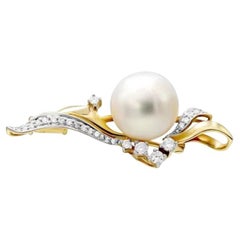 Classic Pearl Diamond Yellow Gold Pendant for Her