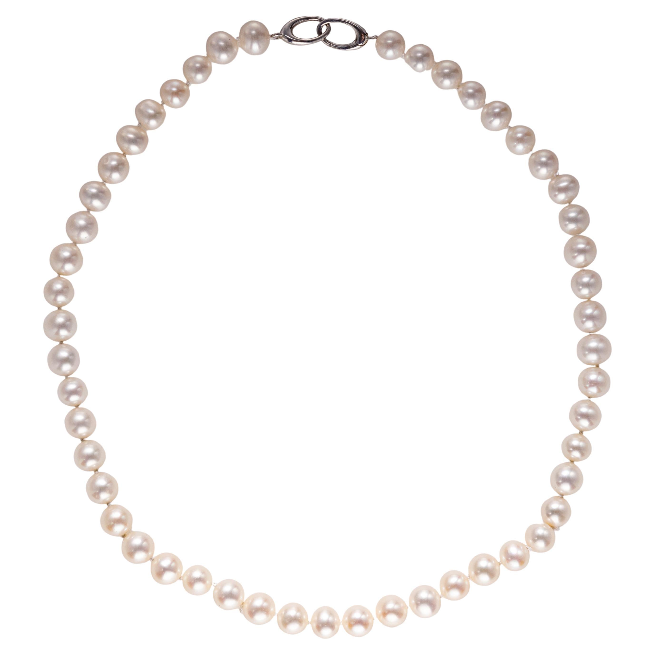 Classic Pearl Necklace New For Sale