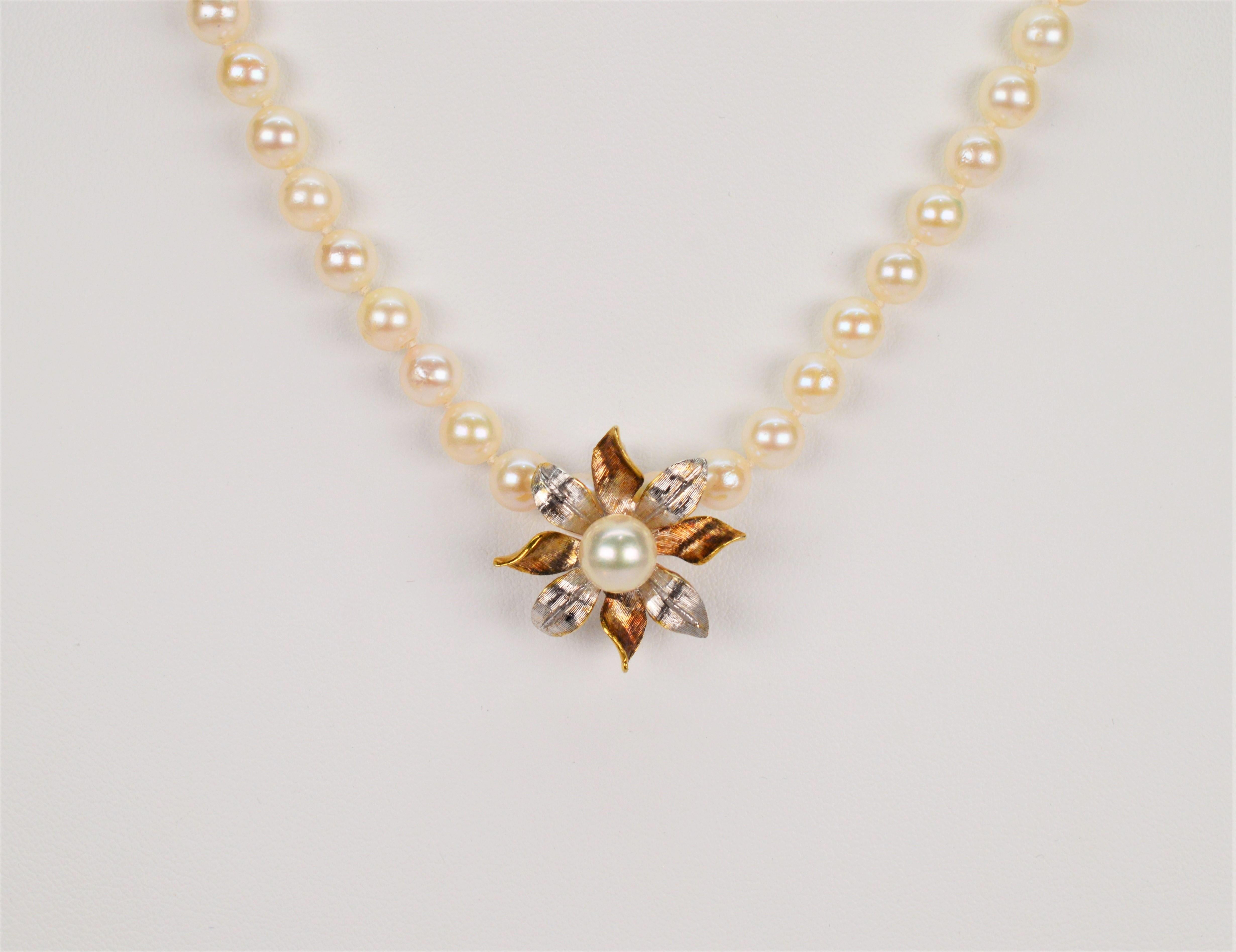 Taille ronde Brin de perles Classic avec rehausseur en or 14 carats Vintage Floral Burst en vente