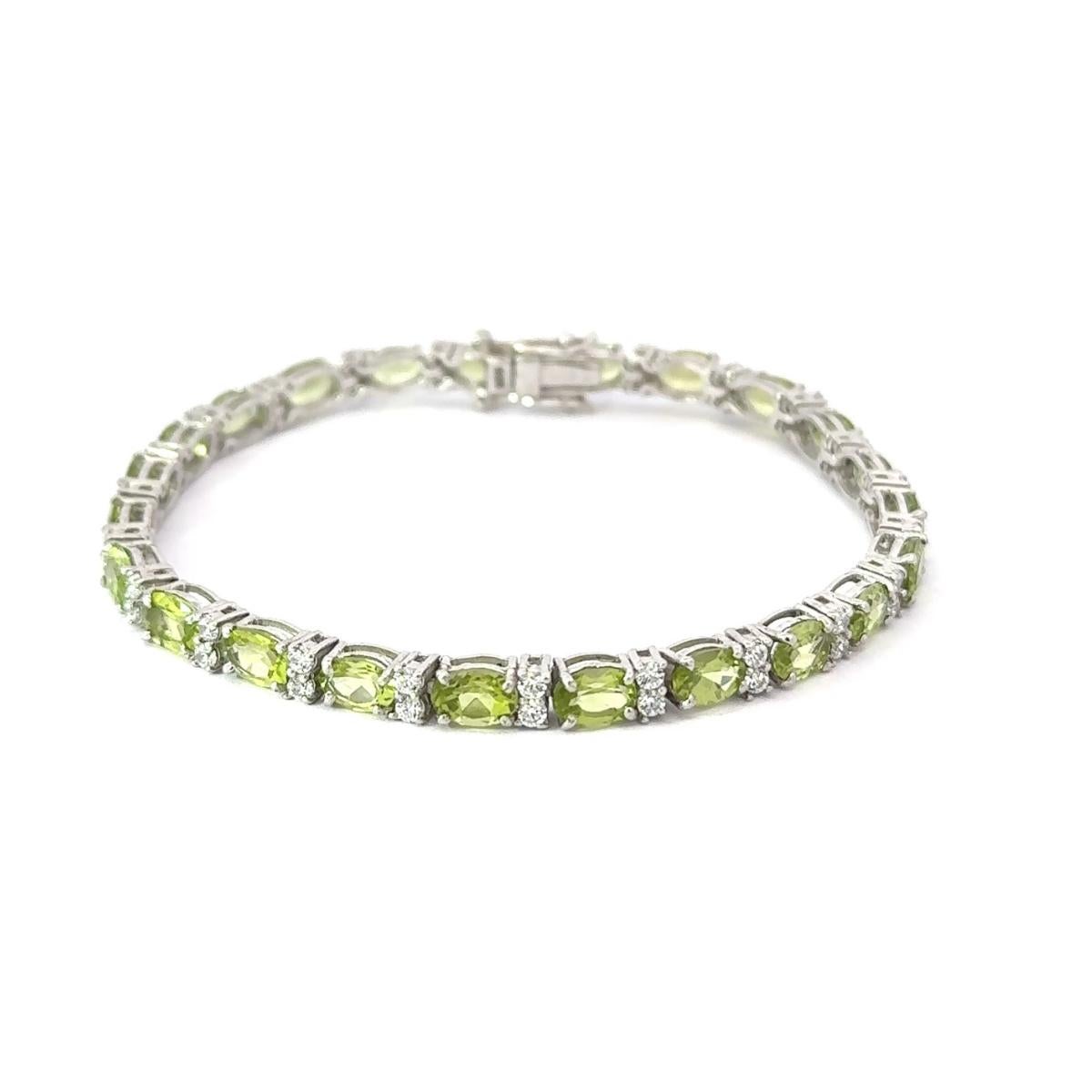 Classic Peridot & Zirkonia Eternity Tennisarmband für Oma Geschenk in Silber (Art déco) im Angebot