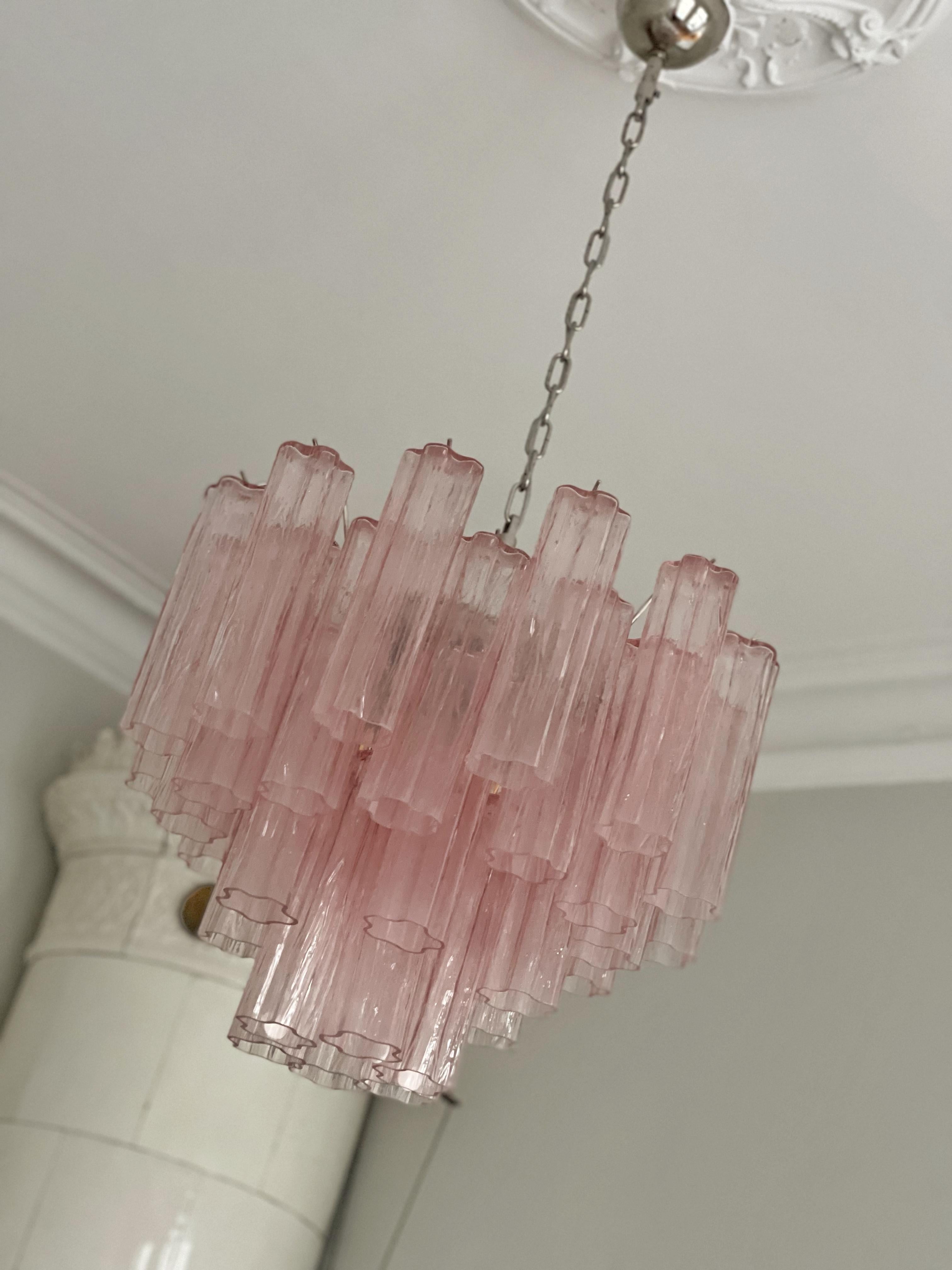 Mid-Century Modern Chandelier classique rose de Murano Tronchi en vente