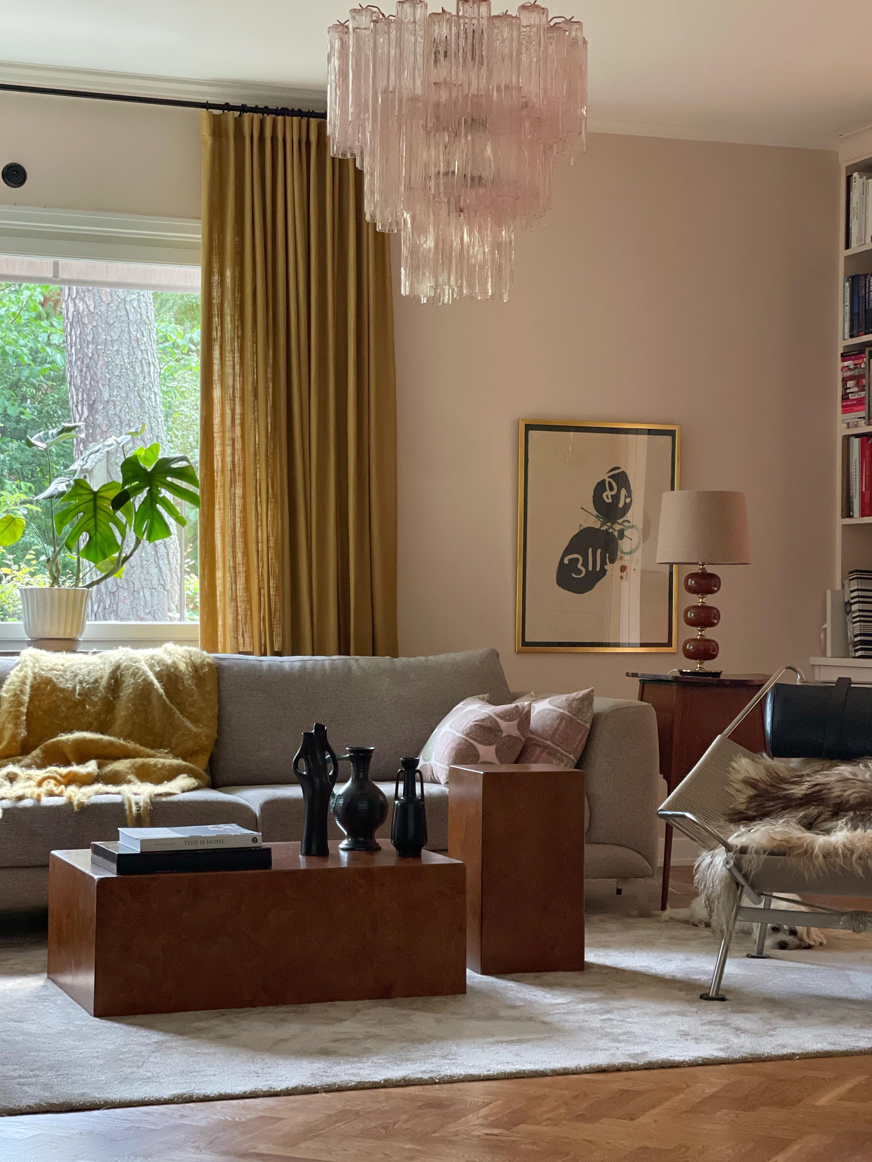 XXI secolo e contemporaneo Lampadario classico rosa di Murano con prismi formati da tubi in vendita