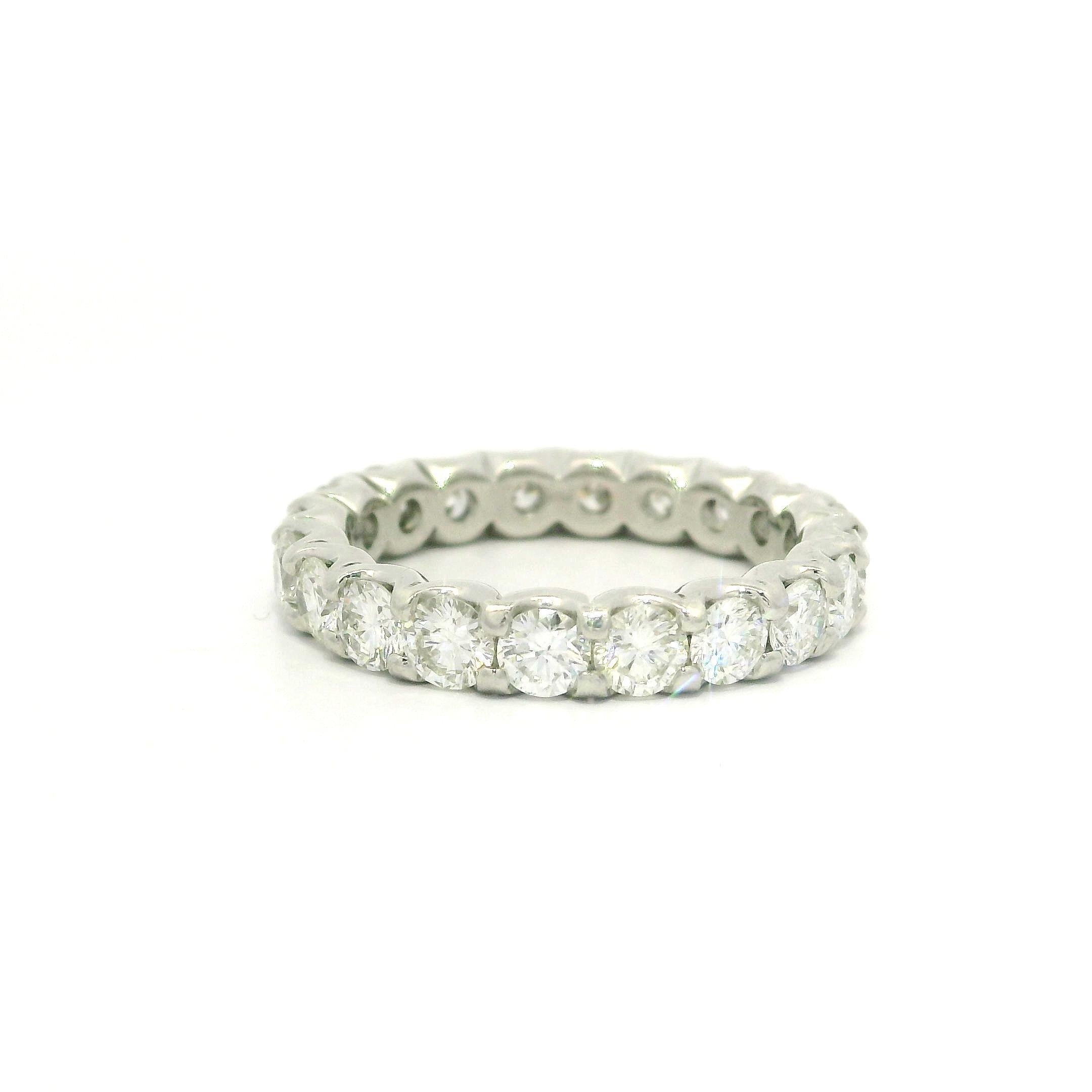 De las mujeres Anillo clásico de platino con diamantes de corte redondo de 2 ctw en venta