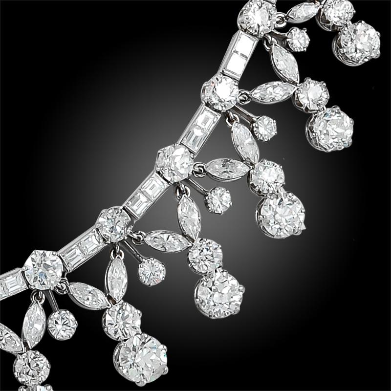 Collier classique en platine avec diamants Excellent état - En vente à New York, NY