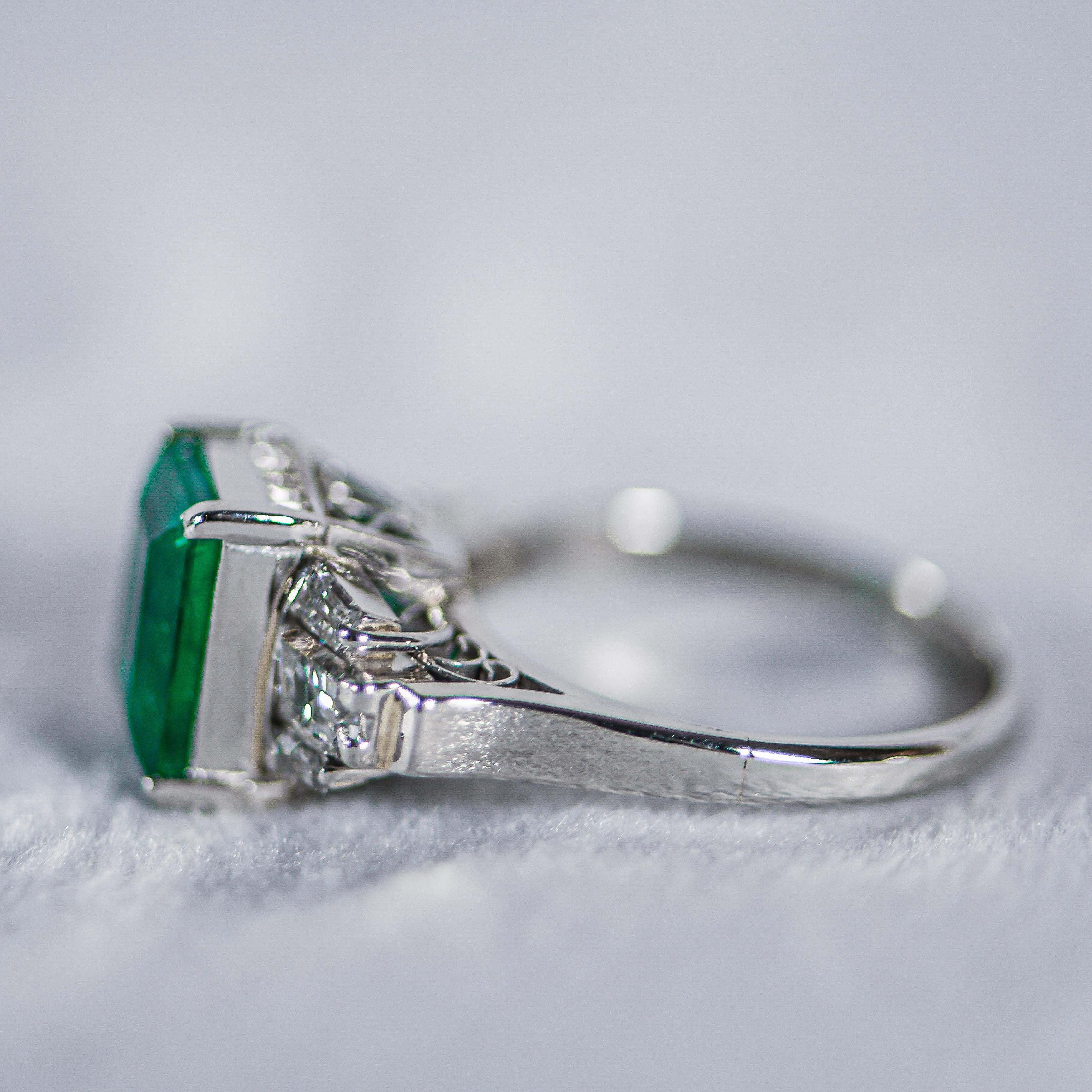 Artisan Classic Platinum Emerald Cut Emerald with Diamond Accents Ring GWLab Certified For Sale