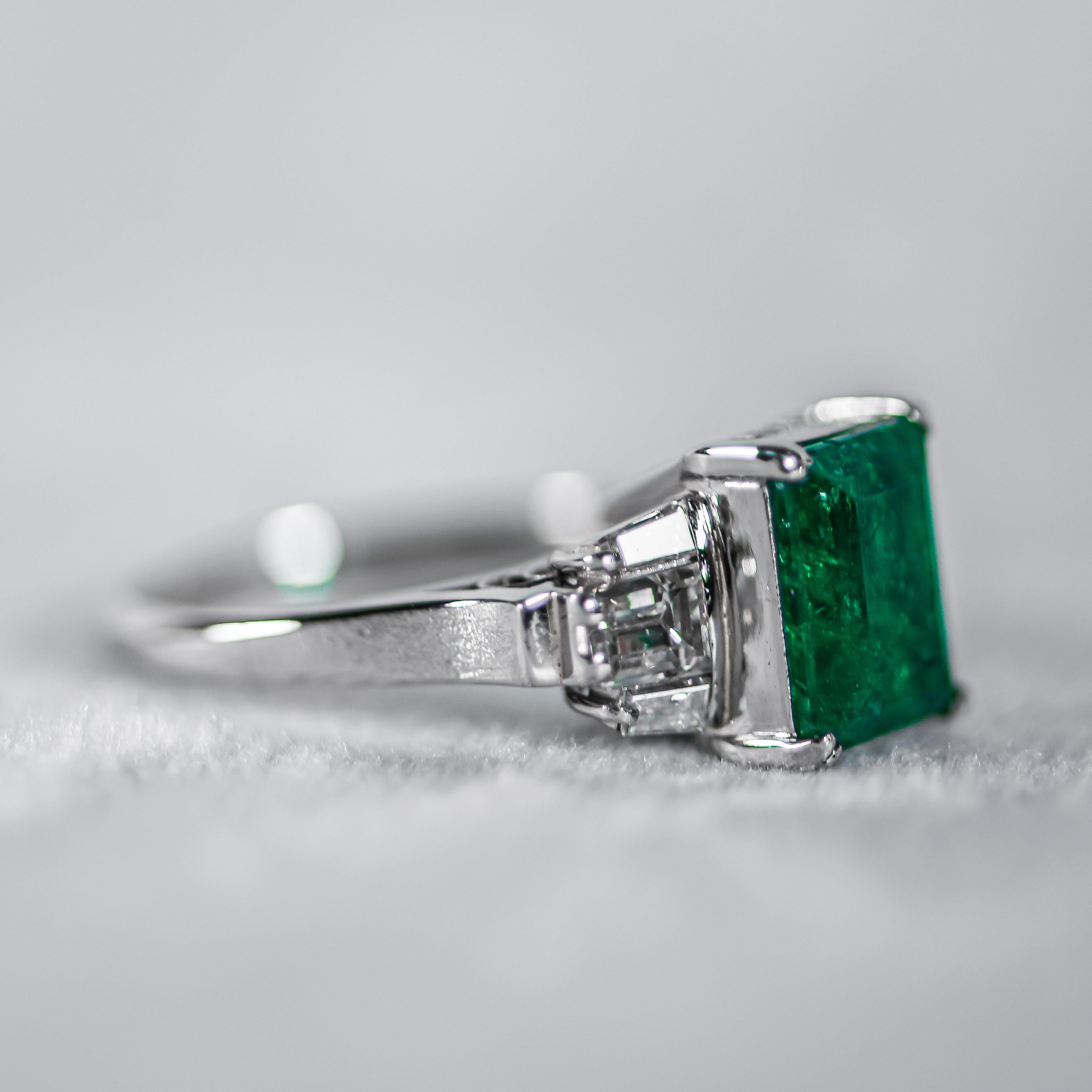 Women's Classic Platinum Emerald Cut Emerald with Diamond Accents Ring GWLab Certified For Sale