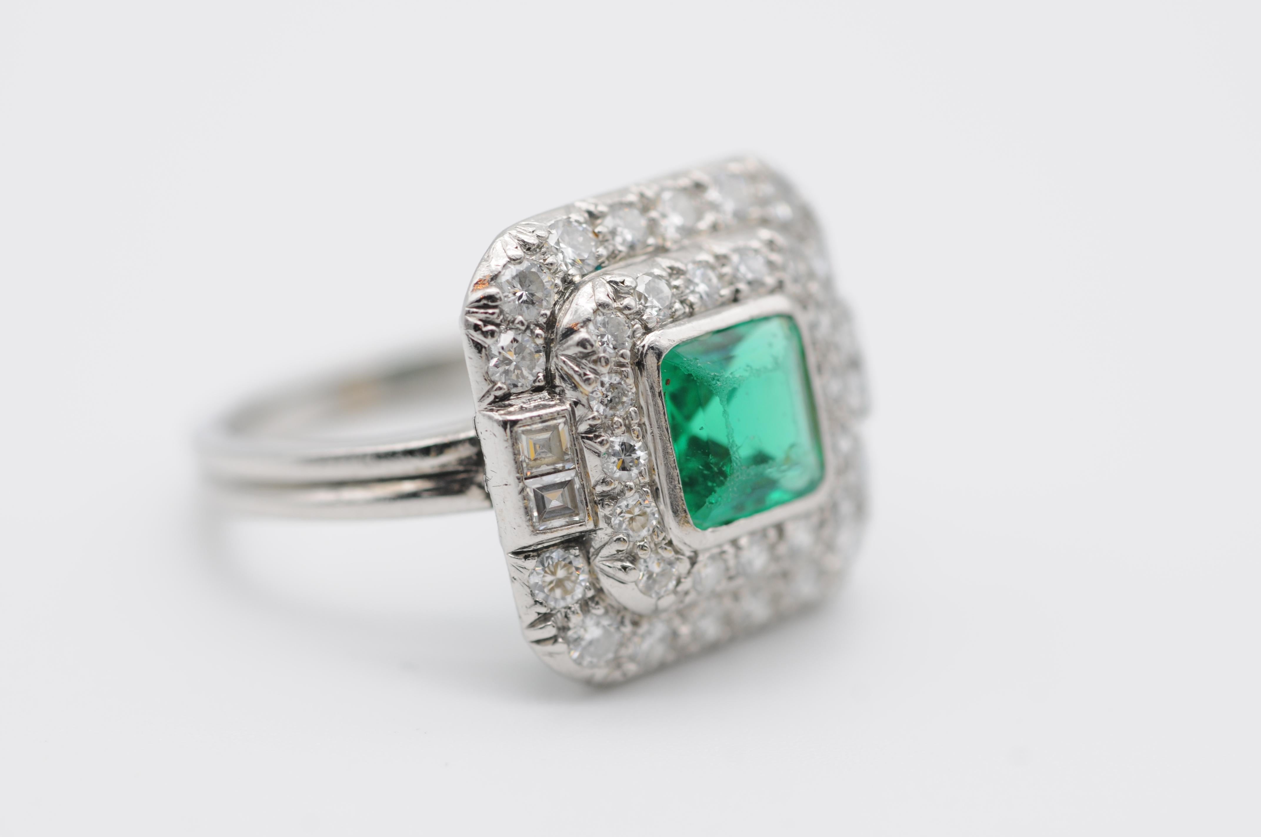 Classic Platinum Emerald Ring with Diamonds 3