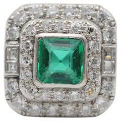 Vintage Classic Platinum Emerald Ring with Diamonds