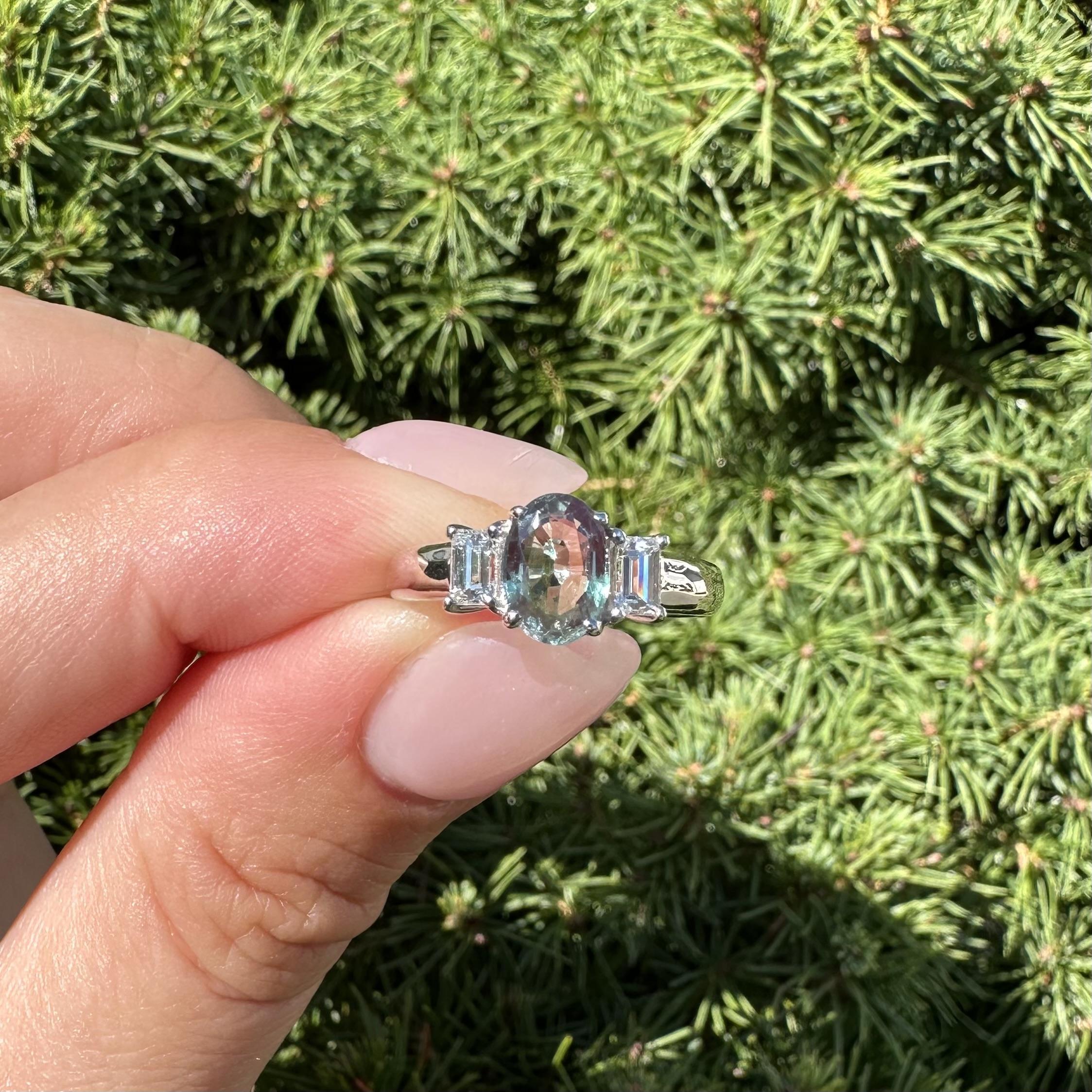 Bague classique en platine GIA 1.58ctw Top Color Change Diamond Alexandrite Accents en vente 11