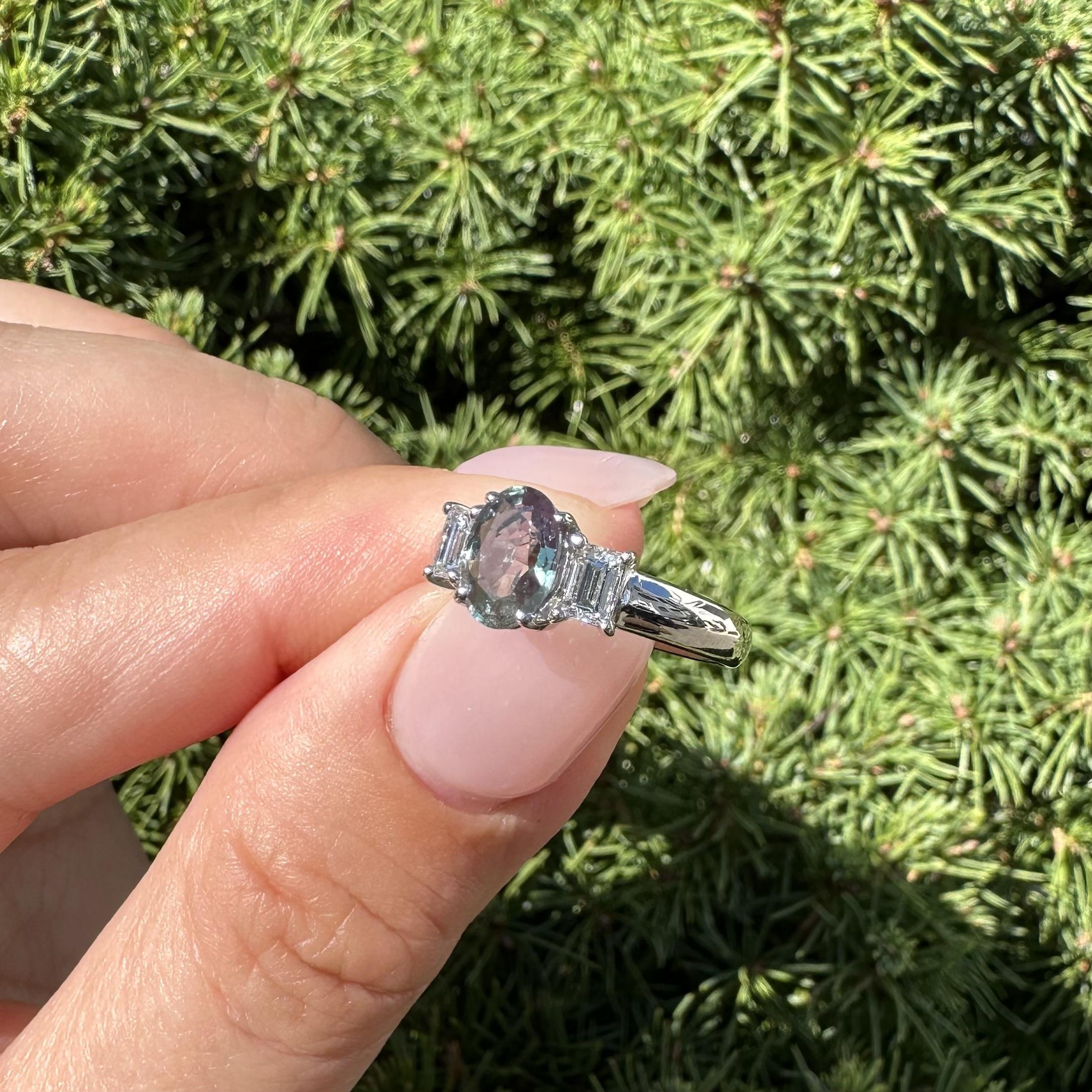 Bague classique en platine GIA 1.58ctw Top Color Change Diamond Alexandrite Accents en vente 12
