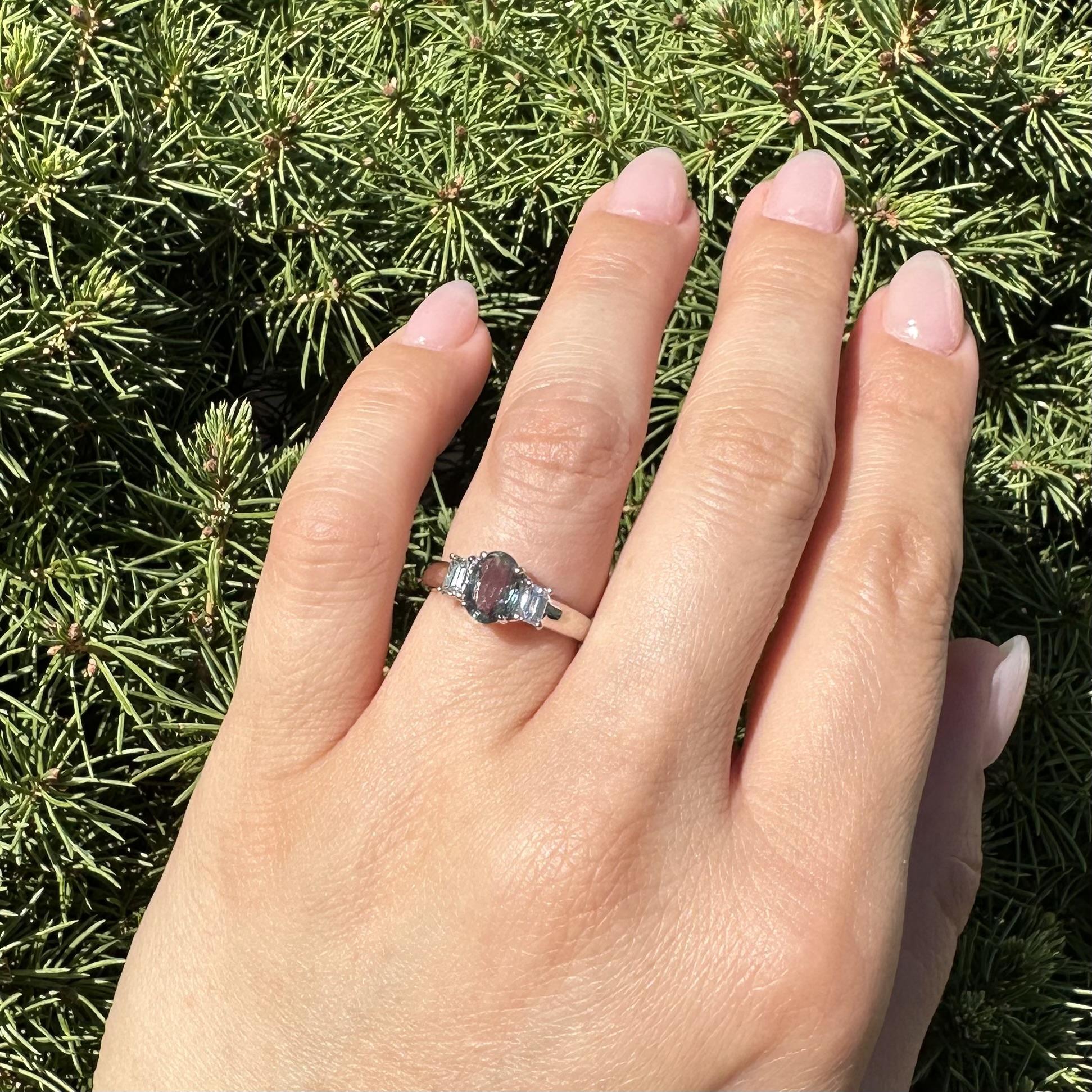 Bague classique en platine GIA 1.58ctw Top Color Change Diamond Alexandrite Accents en vente 13