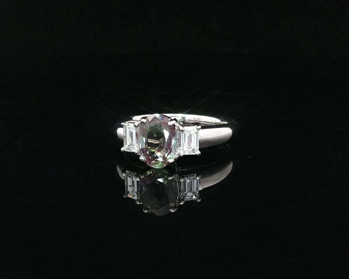Bague classique en platine GIA 1.58ctw Top Color Change Diamond Alexandrite Accents Excellent état - En vente à Montclair, NJ