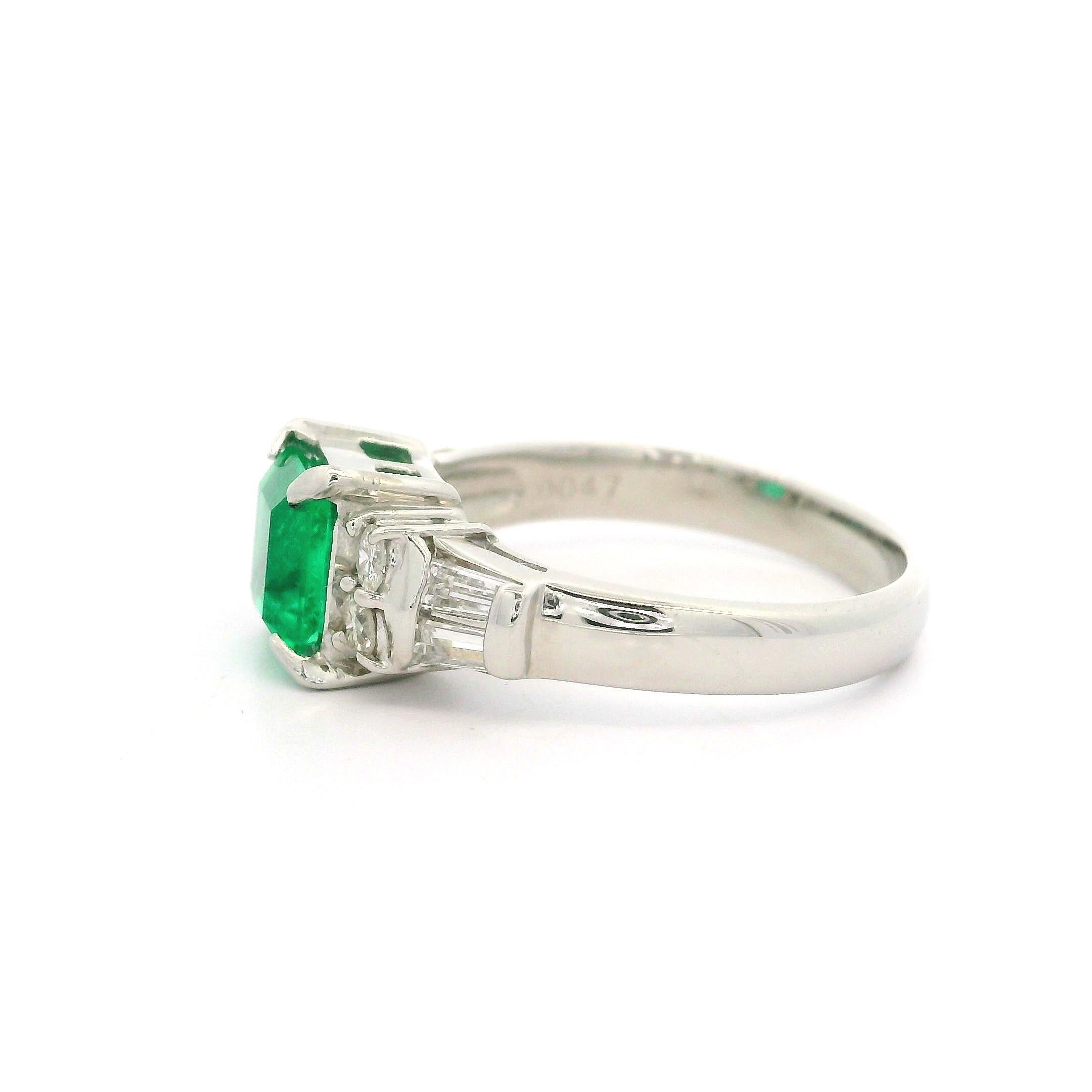 Classic Platin GIA 1,5ctw achteckigen kolumbianischen Smaragd w / Diamant Timeless Ring im Angebot 1