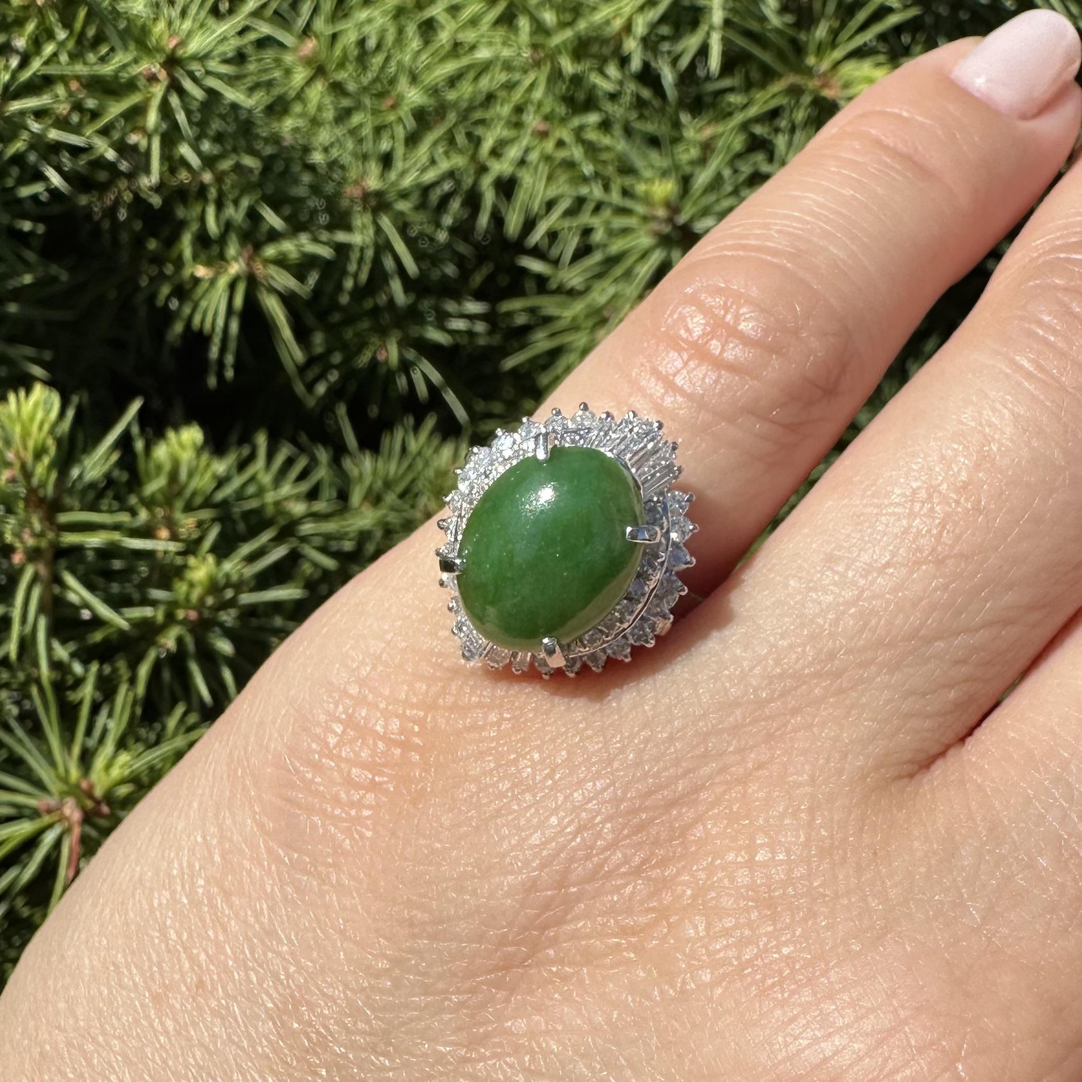 Anello classico in platino GIA 4,23ctw Burma Spinach Green A con giada e diamanti in vendita 6