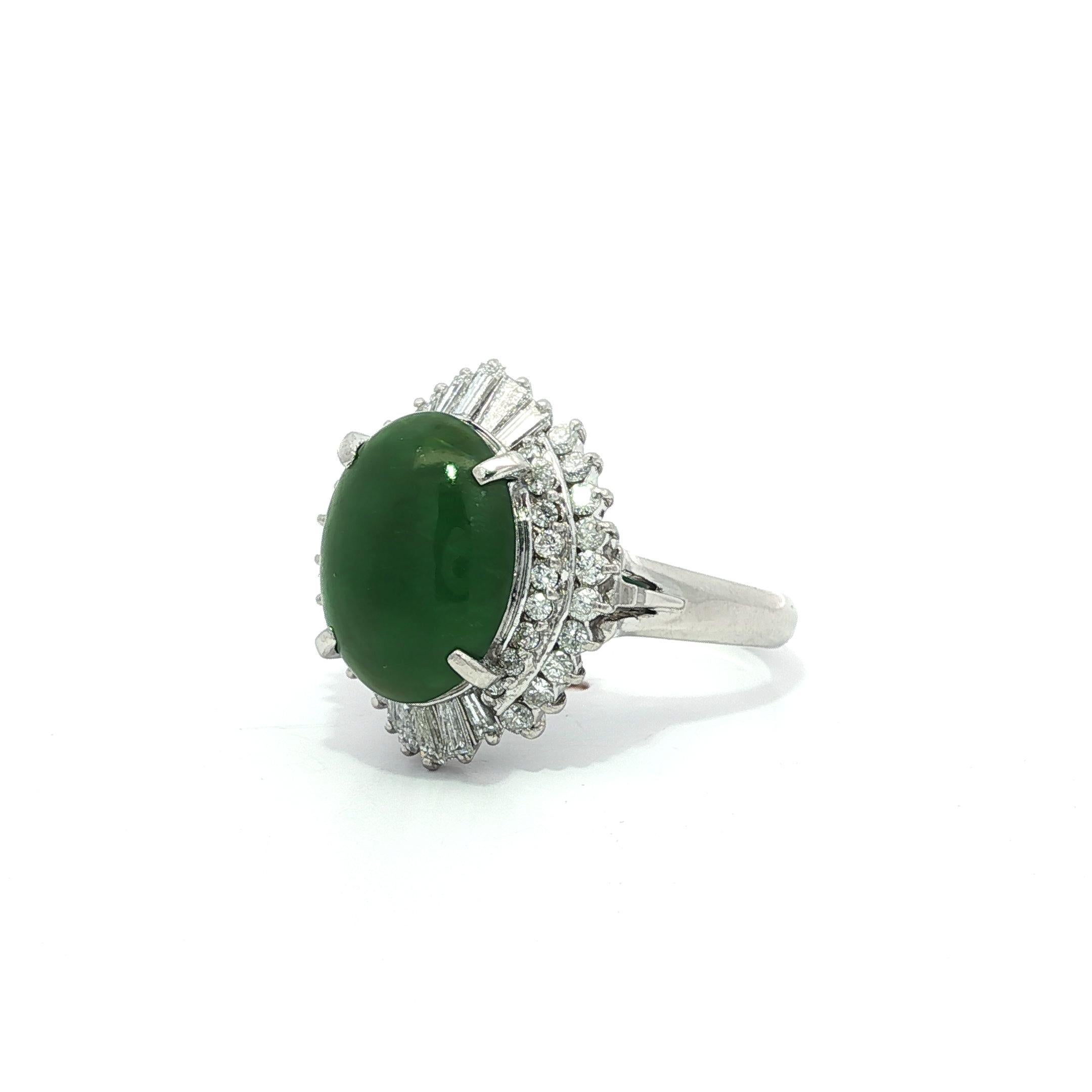 Anello classico in platino GIA 4,23ctw Burma Spinach Green A con giada e diamanti In condizioni ottime in vendita a Montclair, NJ