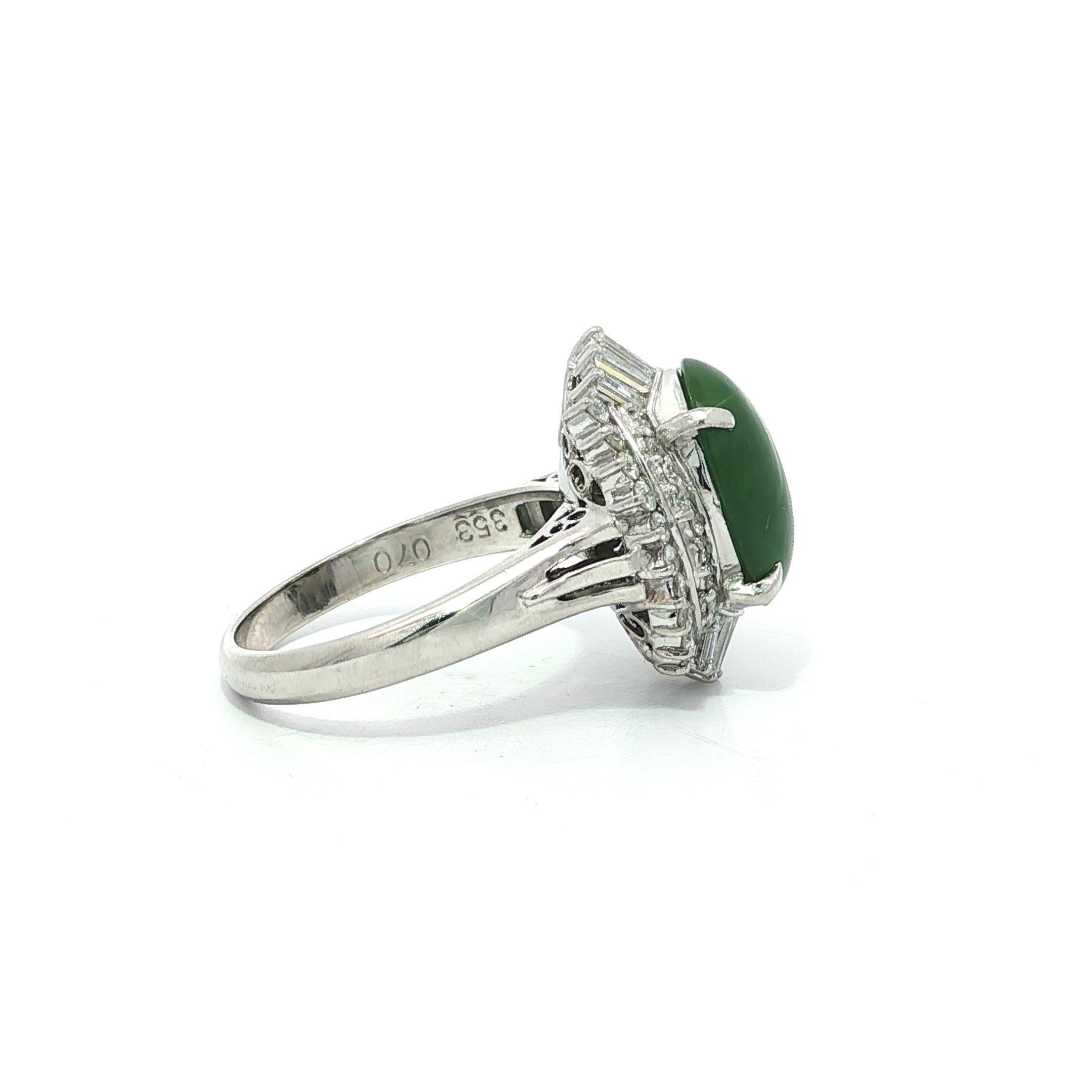 Anello classico in platino GIA 4,23ctw Burma Spinach Green A con giada e diamanti in vendita 4