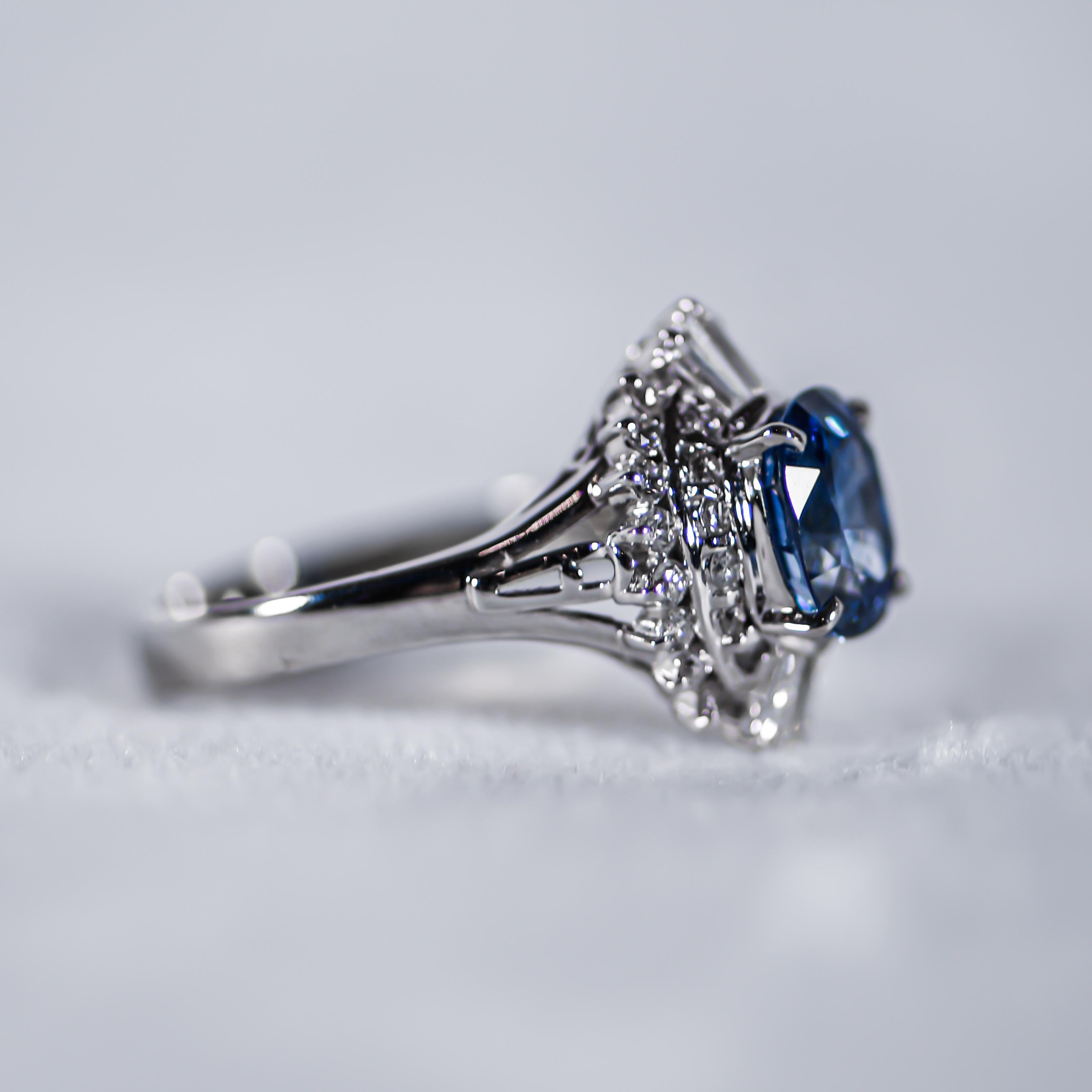 Classic Platinum Oval Blue Sapphire, Round and Baguette Diamonds Ring GWLab Cert For Sale 1