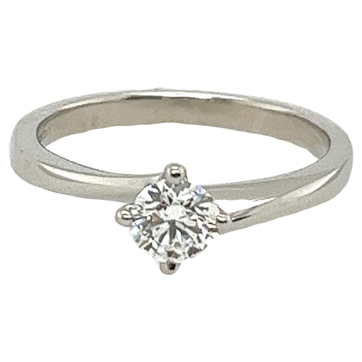 Classic Platinum Solitaire Round Diamond Engagement Ring 0.41ct F/VS1 IGI For Sale