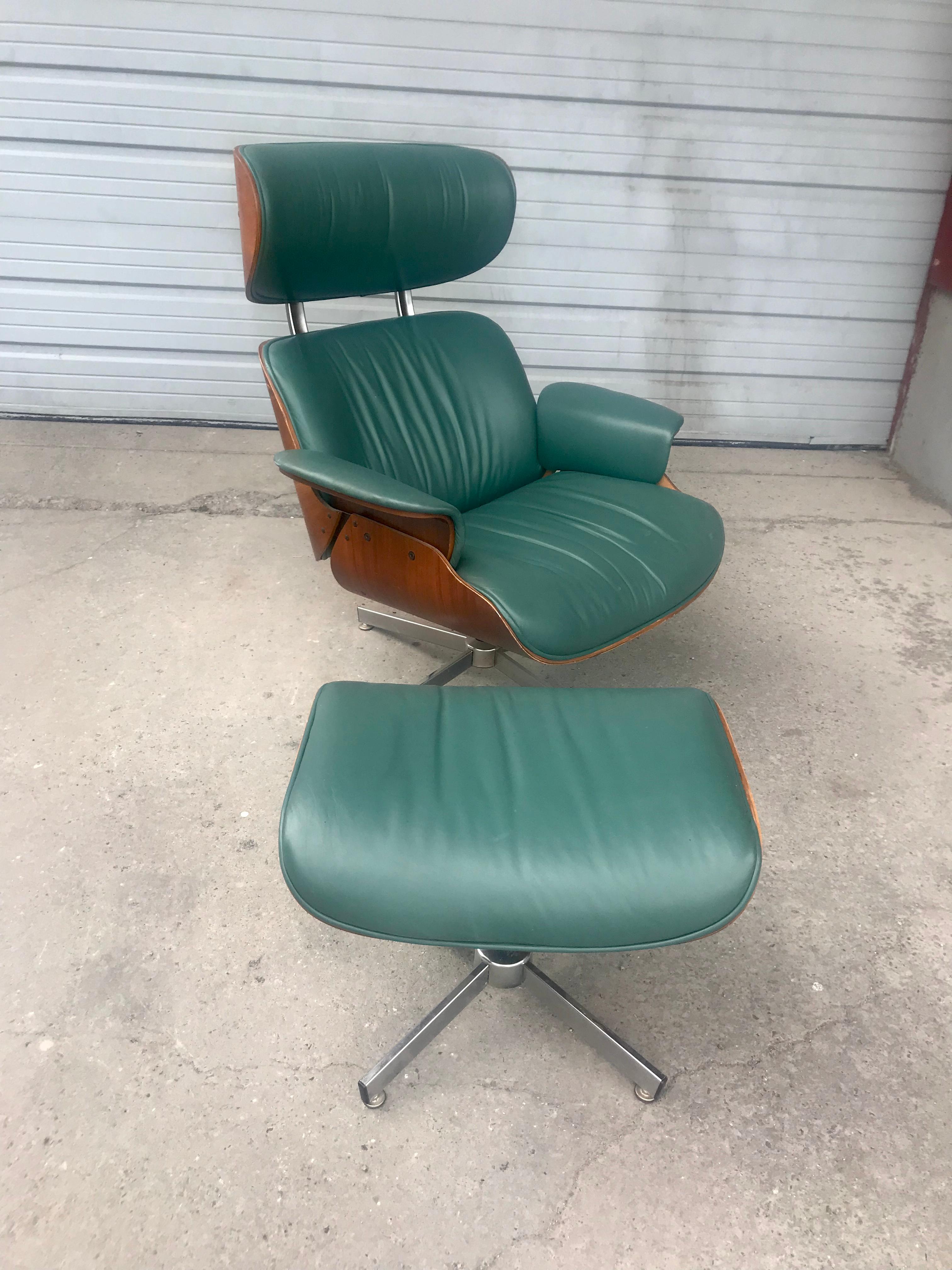 Mid-Century Modern Classic Plycraft Midcentury Plywood and Leather Lounge Chair and Ottoman
