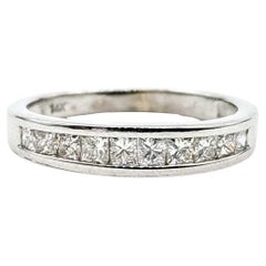 Bandeau classique en or blanc 14k avec diamant princesse