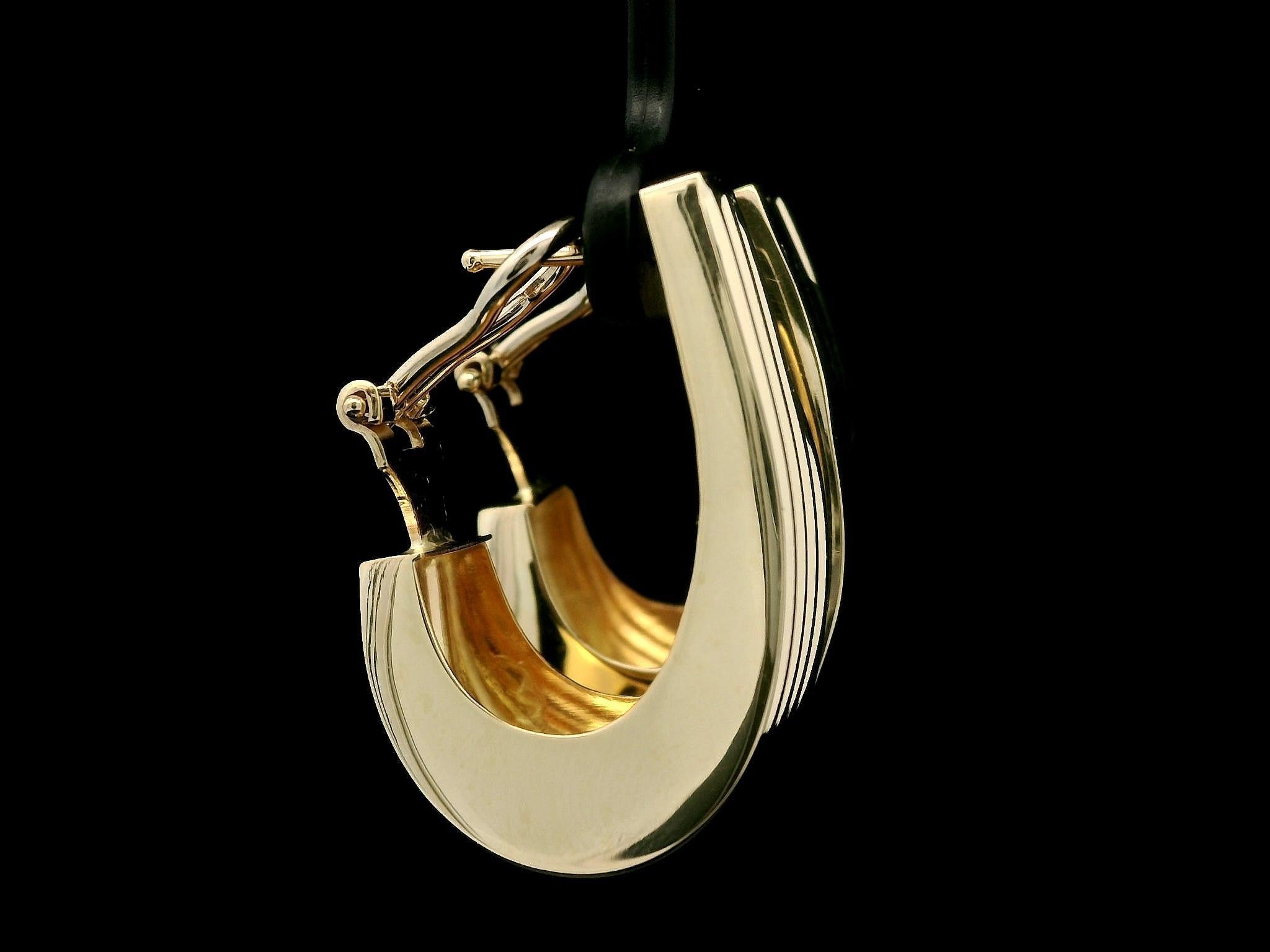 Donna Orecchini classici a soffietto in oro giallo 14k con scanalatura lucida in vendita