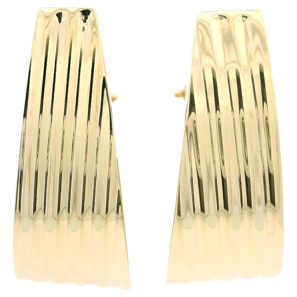 Orecchini classici a soffietto in oro giallo 14k con scanalatura lucida in vendita