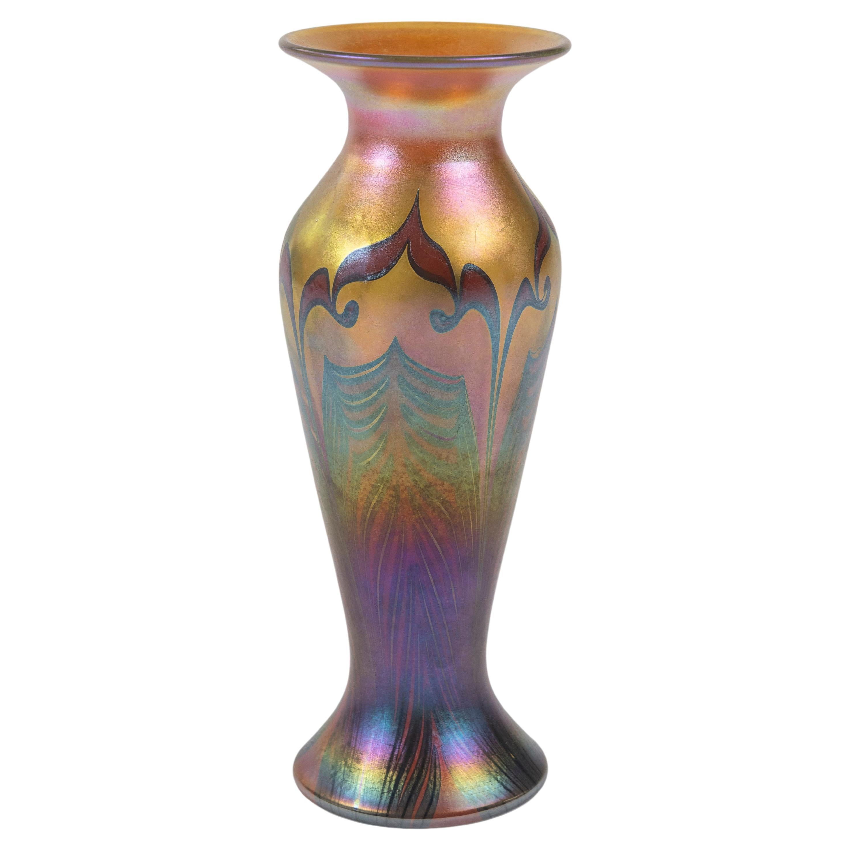 Classic Pulled Feather Art Glass Vase, Lundberg Studios of California, Signed For Sale