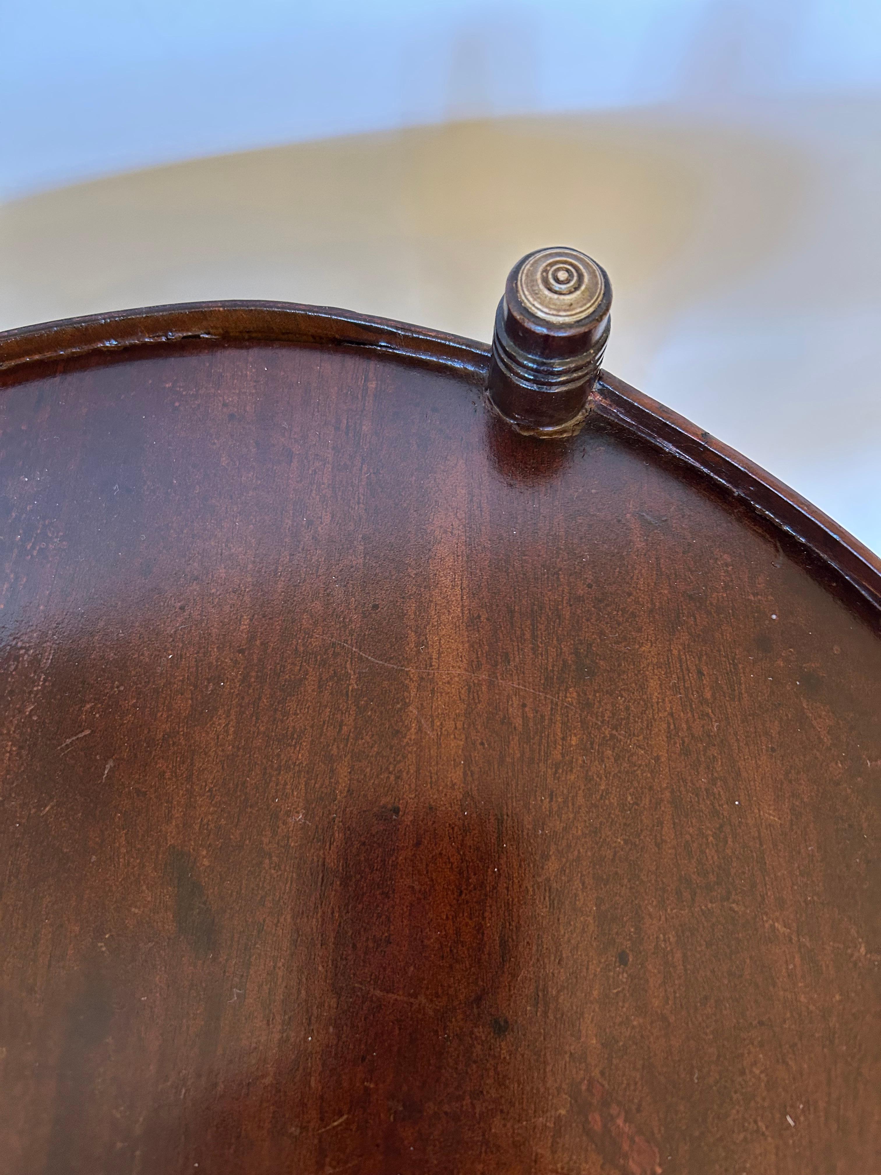 Classic Regency Mahogany Small Round Two Tier End Table In Good Condition For Sale In Hopewell, NJ