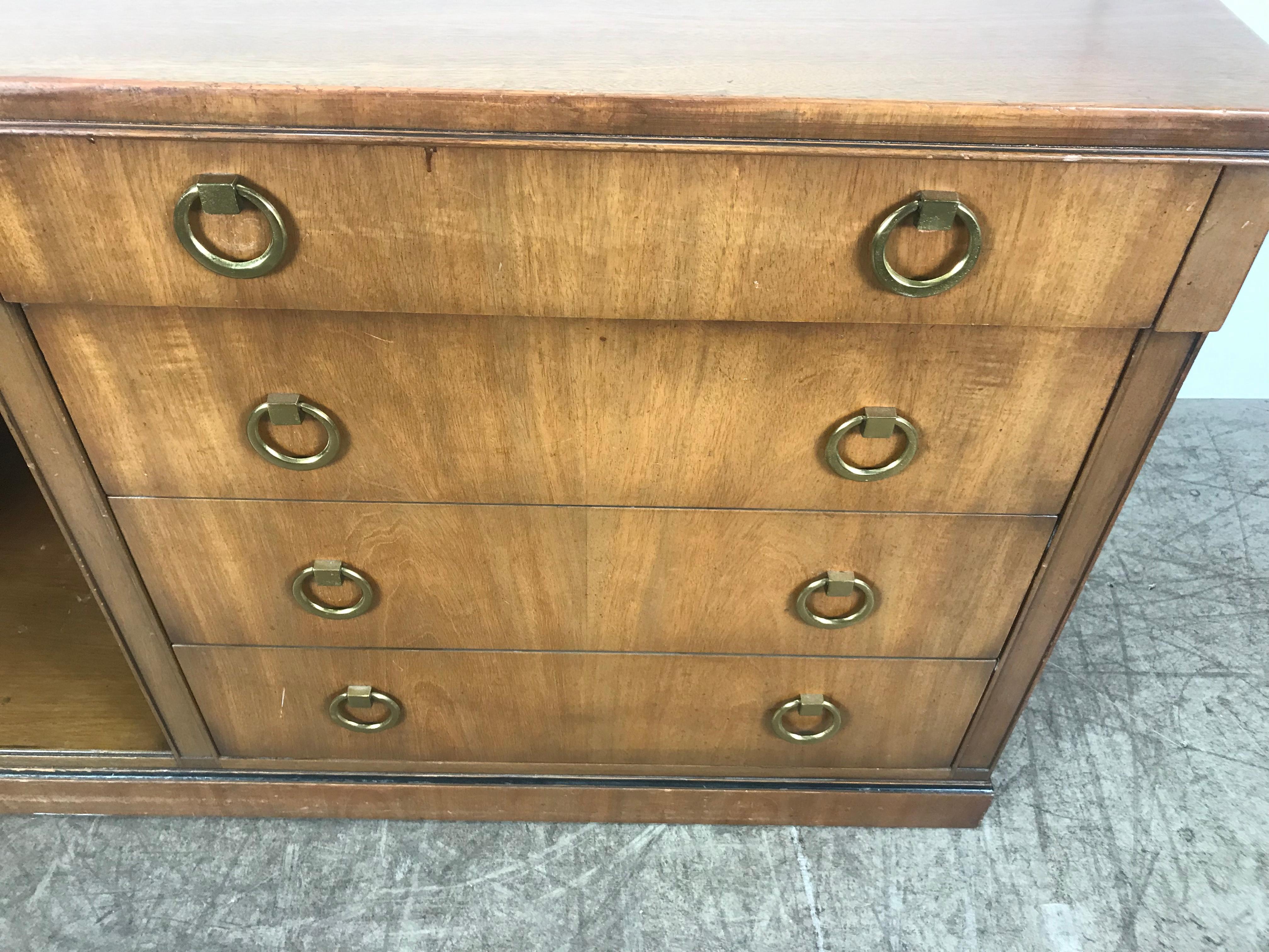 20th Century Classic Regency Modernist 9-Drawer Credenza /Sideboard Manufactured by Kittinger For Sale