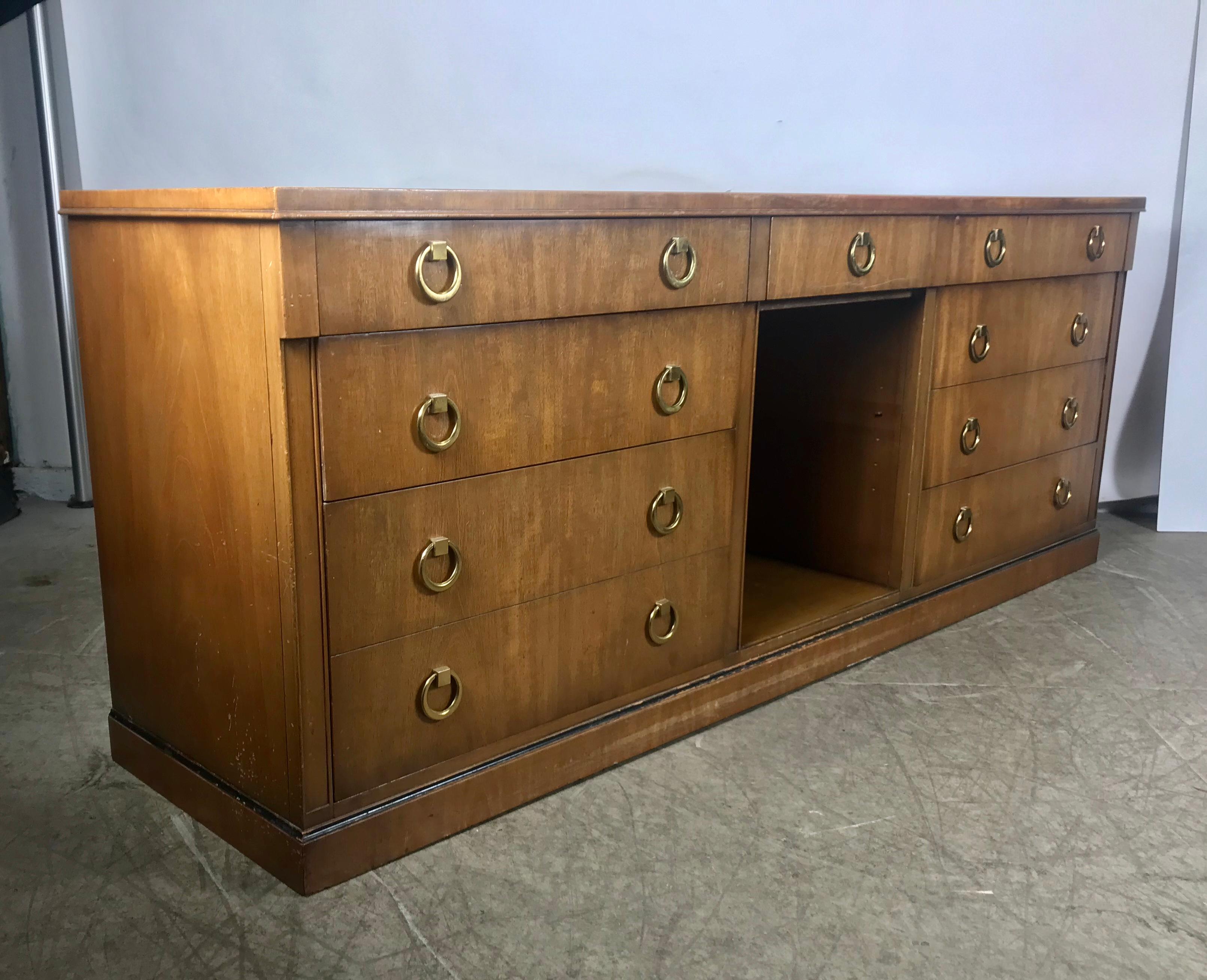 Classic Regency Modernist 9-Drawer Credenza /Sideboard Manufactured by Kittinger For Sale 2