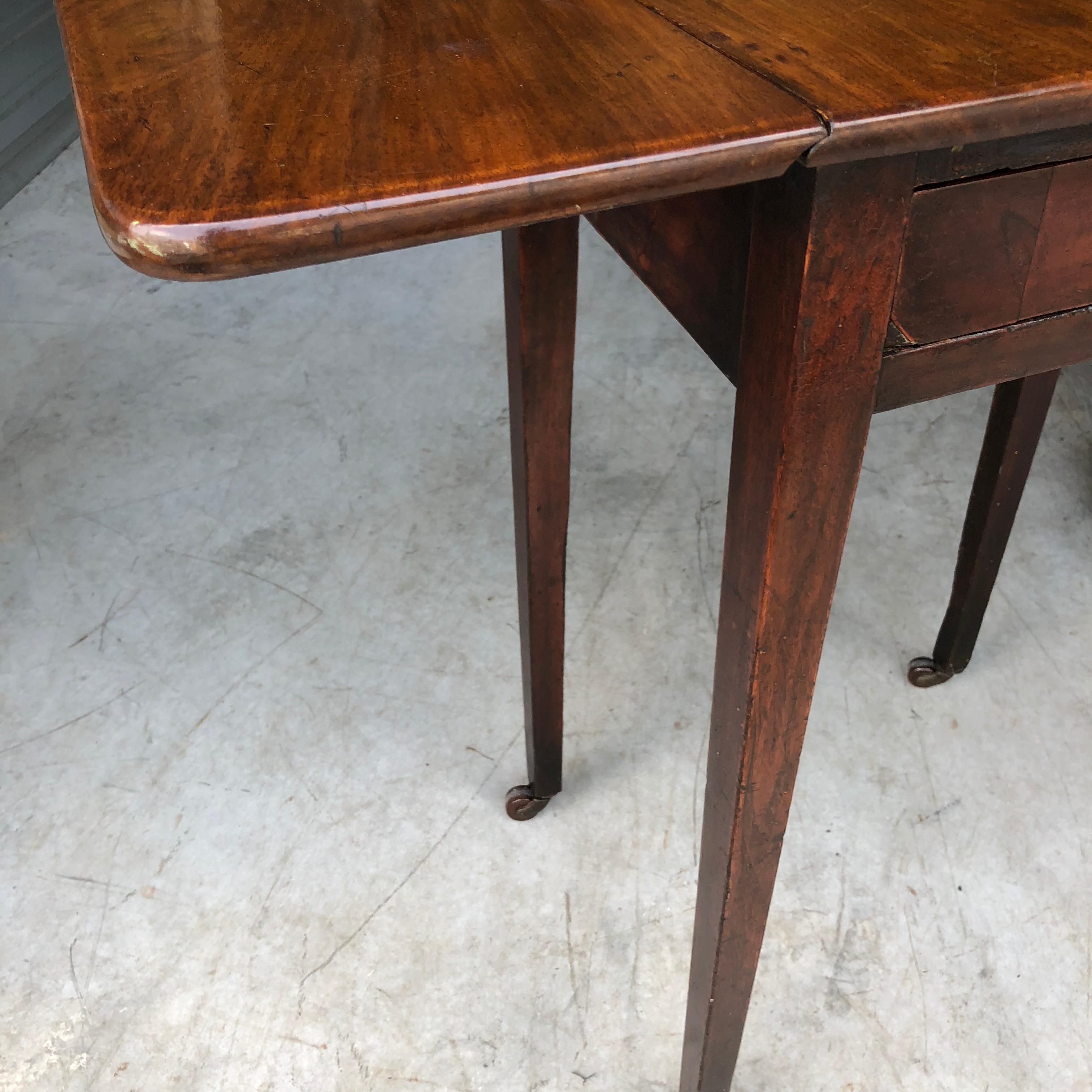 Classic Regency Style Drop-Leaf Table with Lion-Head Hardware 1